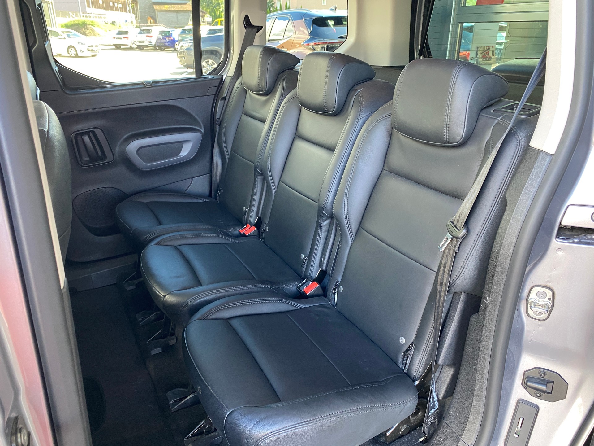 TOYOTA Proace City Verso 1.5 Style Medium Automatik-image-6
