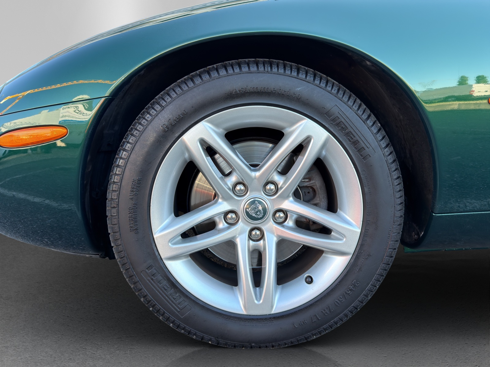 JAGUAR XK8-image-5