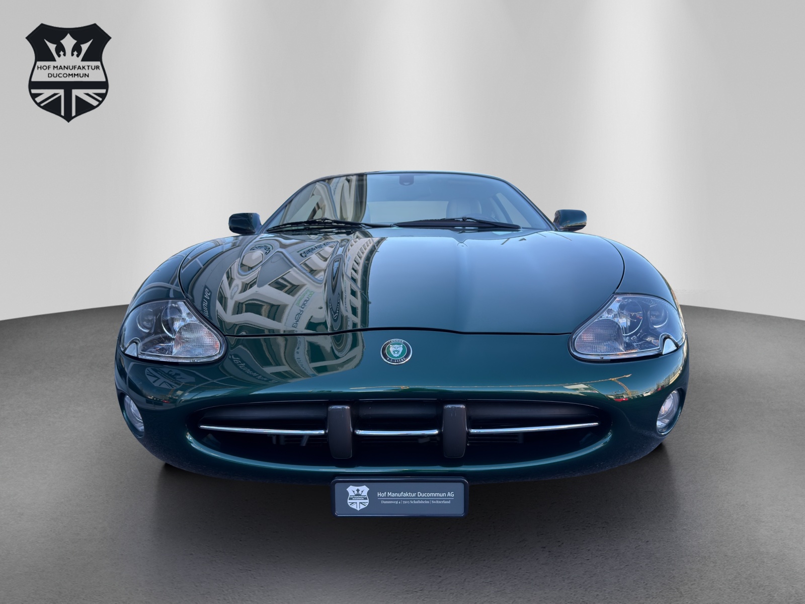JAGUAR XK8-image-1