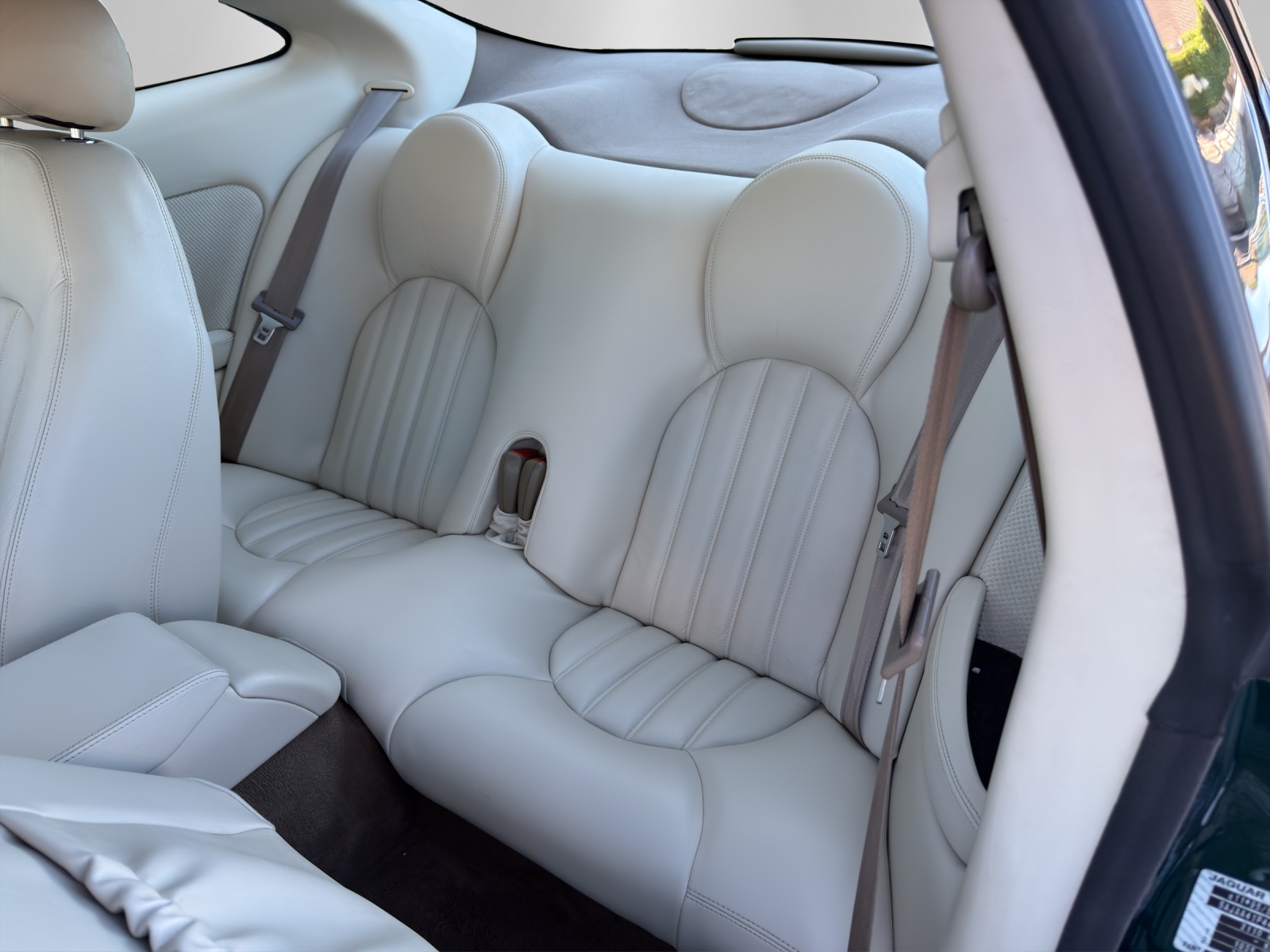 JAGUAR XK8-image-12