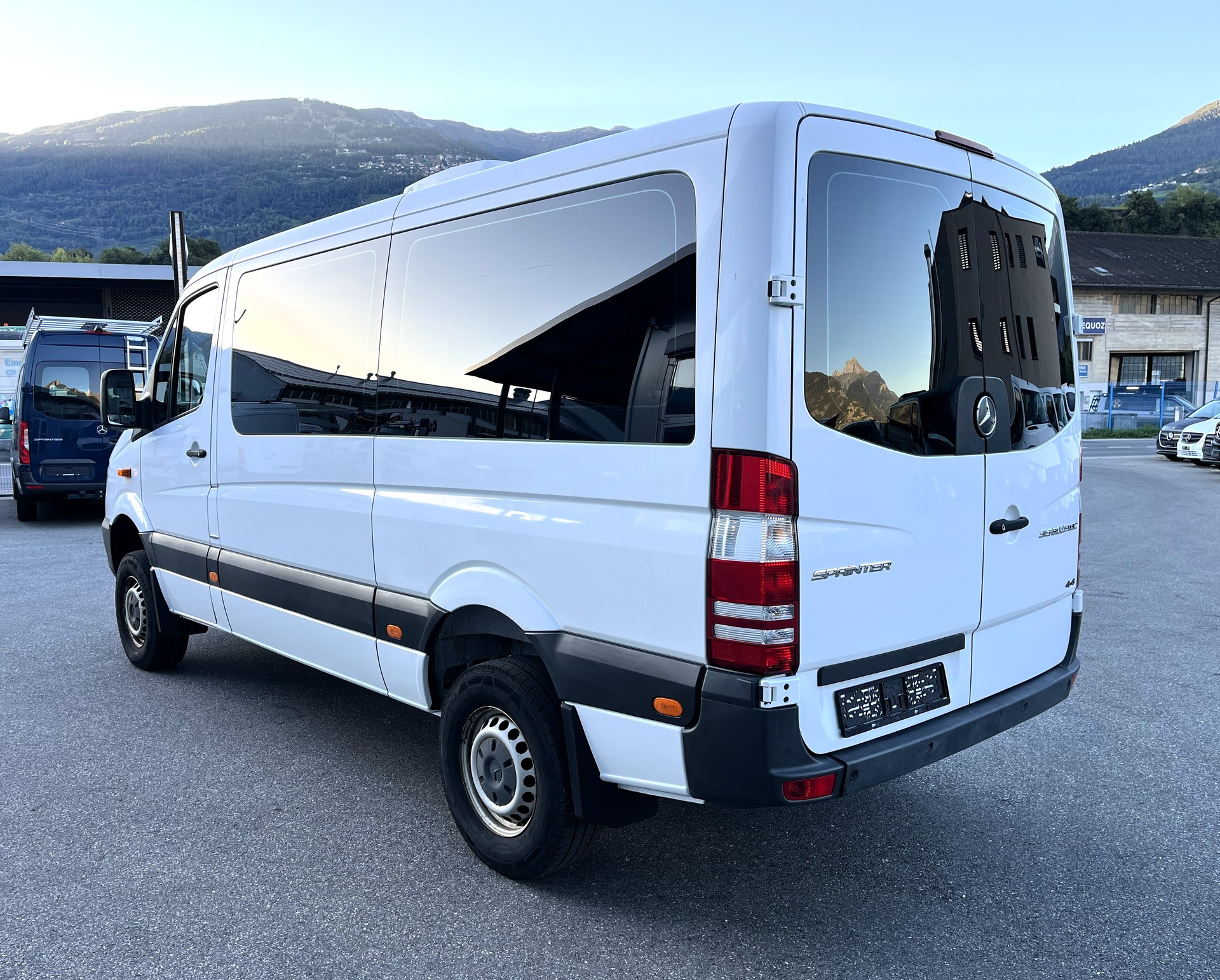 MERCEDES-BENZ Sprinter 313 BlueTec Standard 4x4-image-4