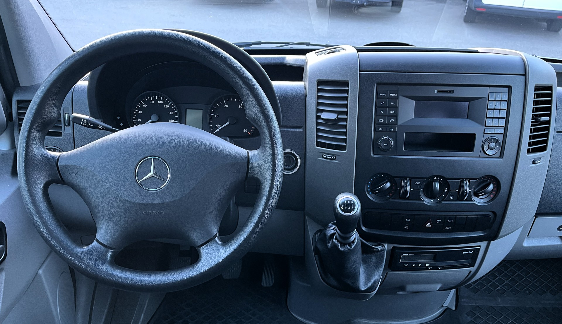 MERCEDES-BENZ Sprinter 313 BlueTec Standard 4x4-image-10