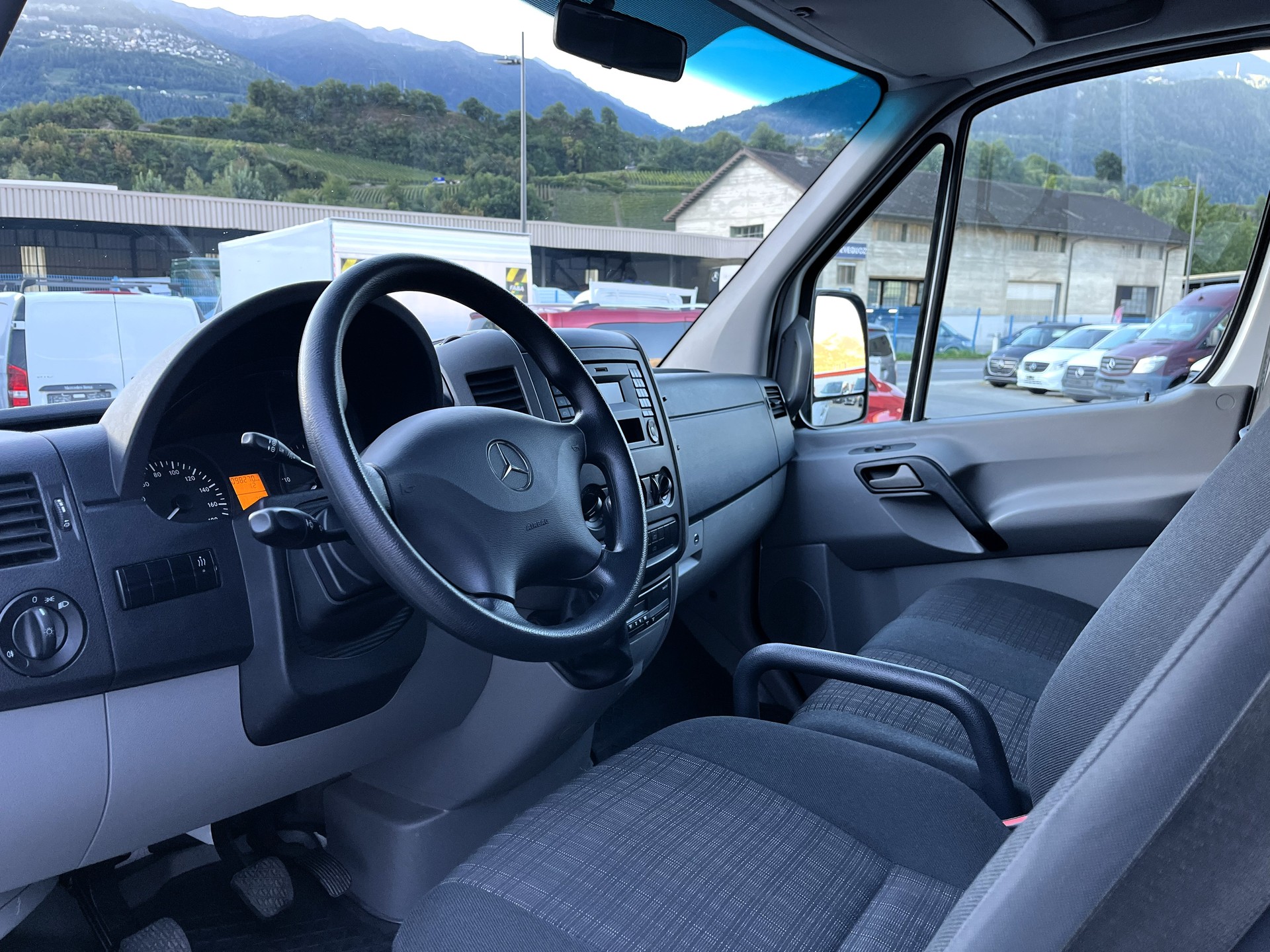 MERCEDES-BENZ Sprinter 313 BlueTec Standard 4x4-image-8