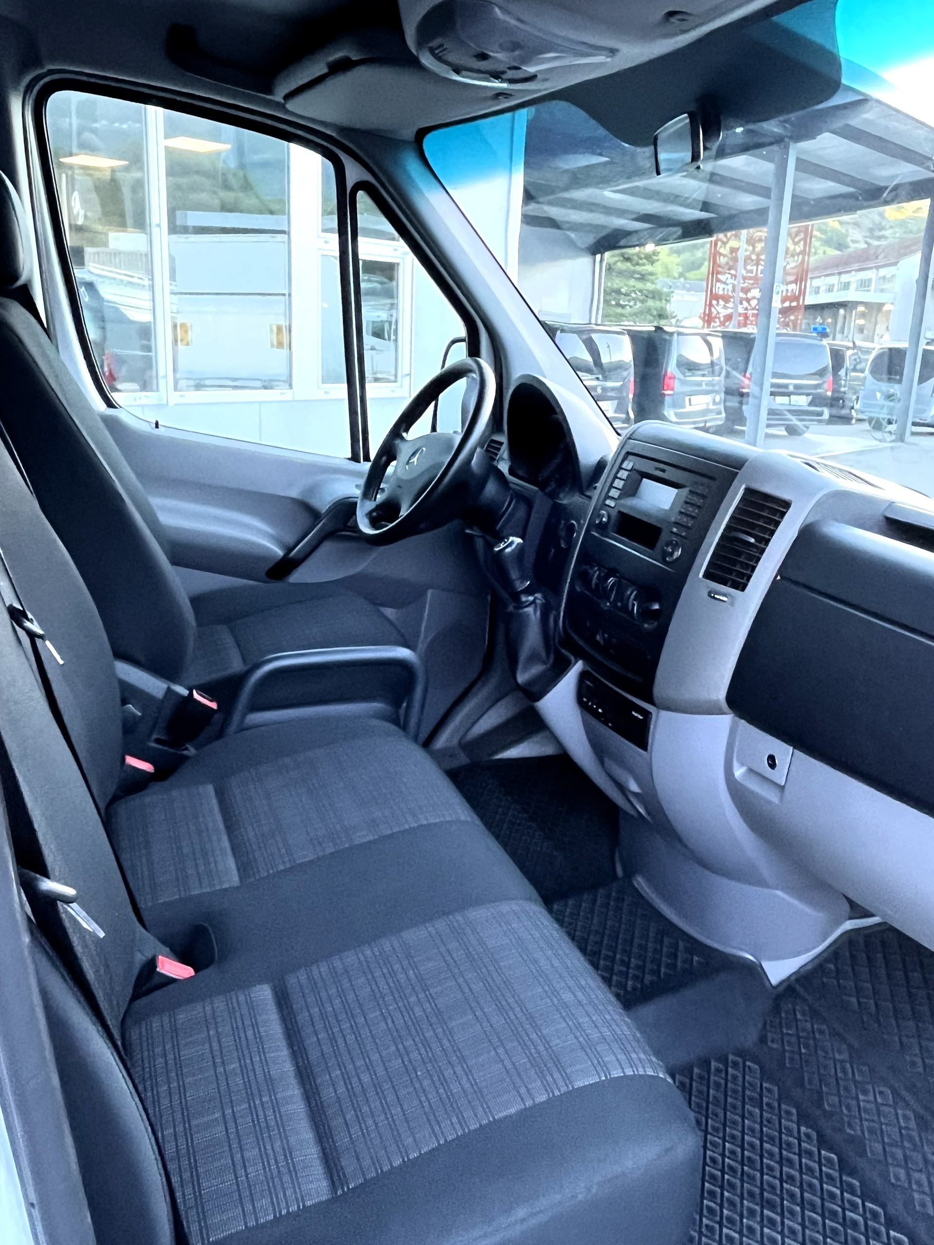 MERCEDES-BENZ Sprinter 313 BlueTec Standard 4x4-image-11