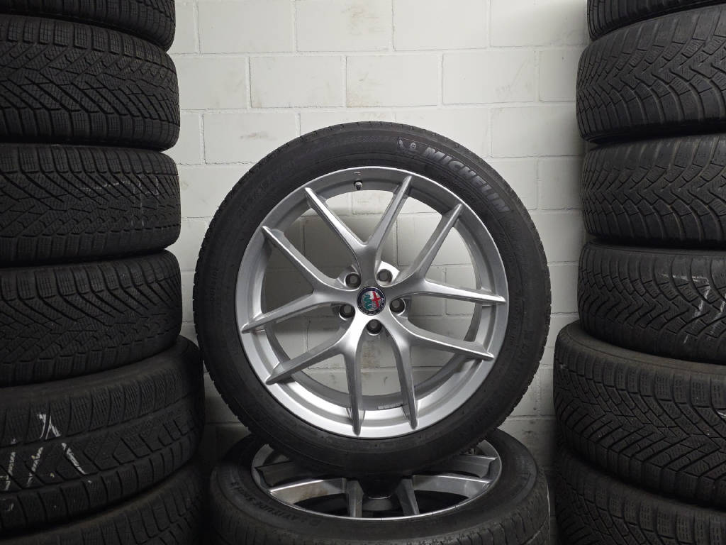 ALFA ROMEO Stelvio 2.0 Q4 280 Super 8-fach bereift-image-14