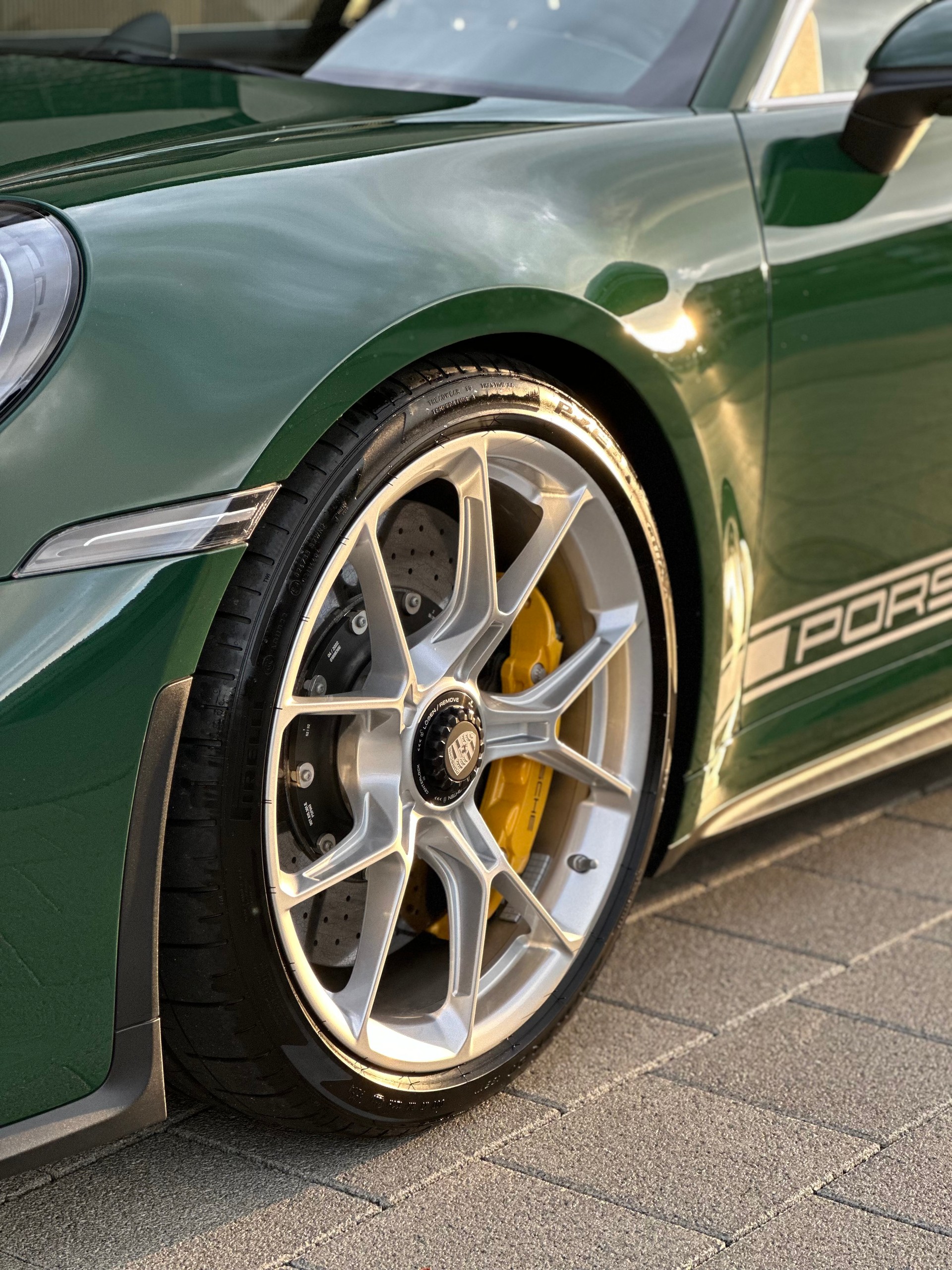 PORSCHE 911 GT3 Touring PTS British Racing Green-image-3