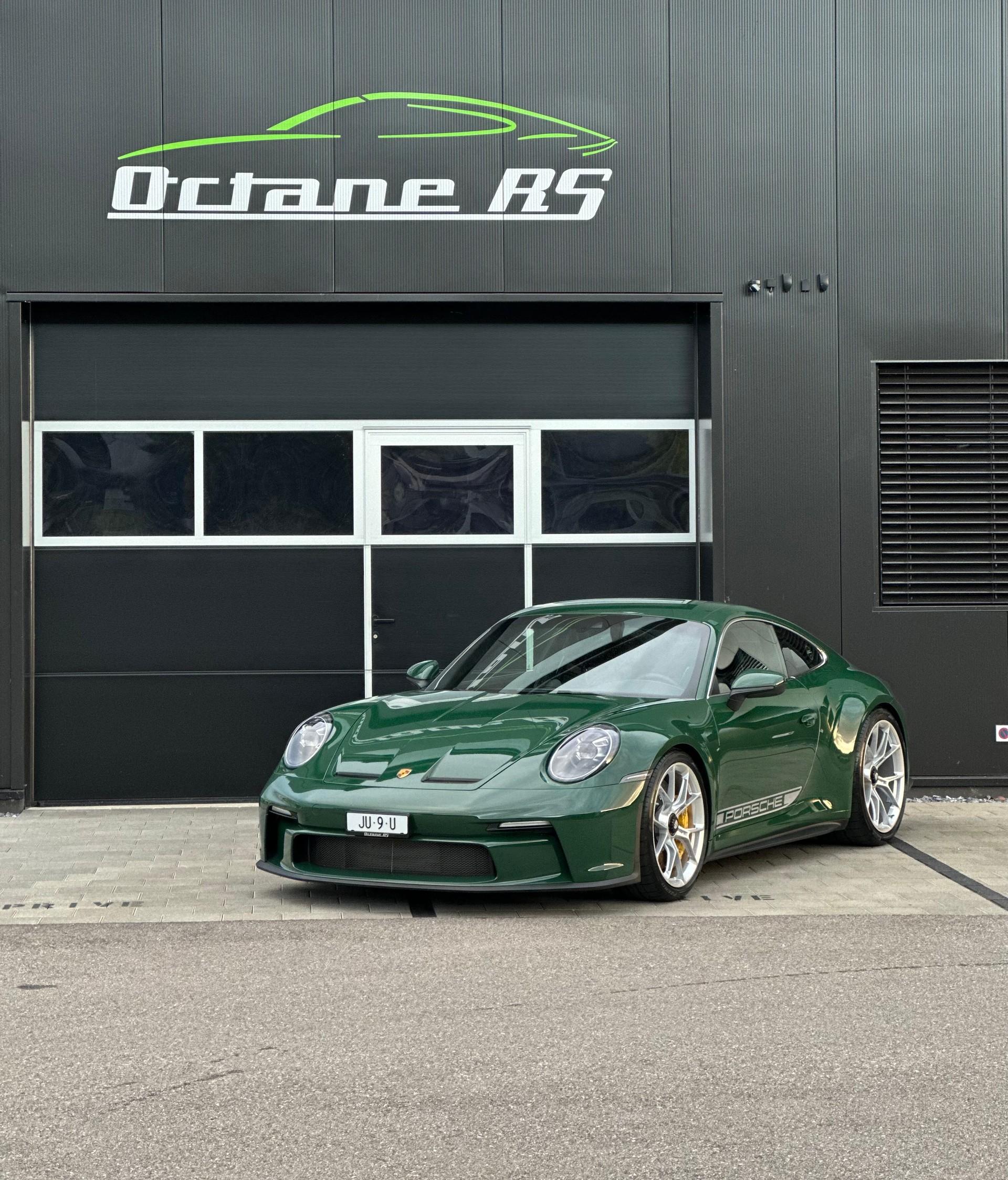 PORSCHE 911 GT3 Touring PTS British Racing Green-image-1
