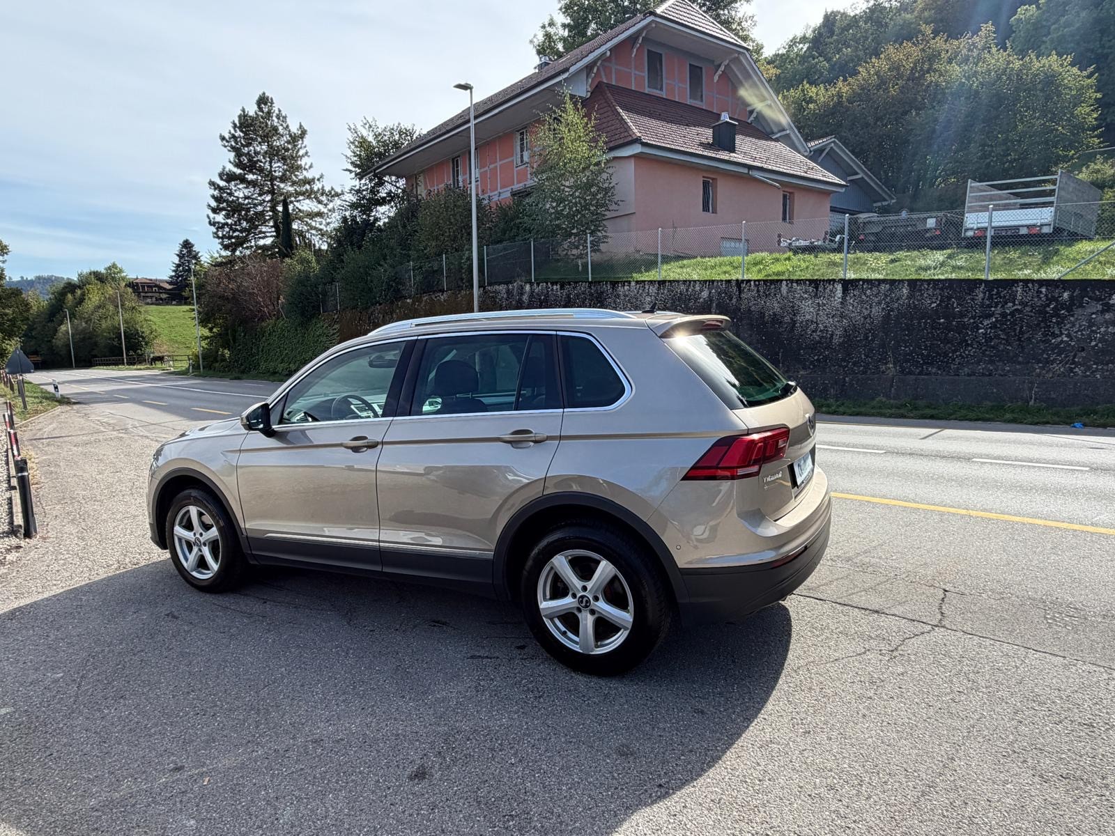 VW Tiguan 2.0 TDI SCR Trendline 4Motion DSG-image-2