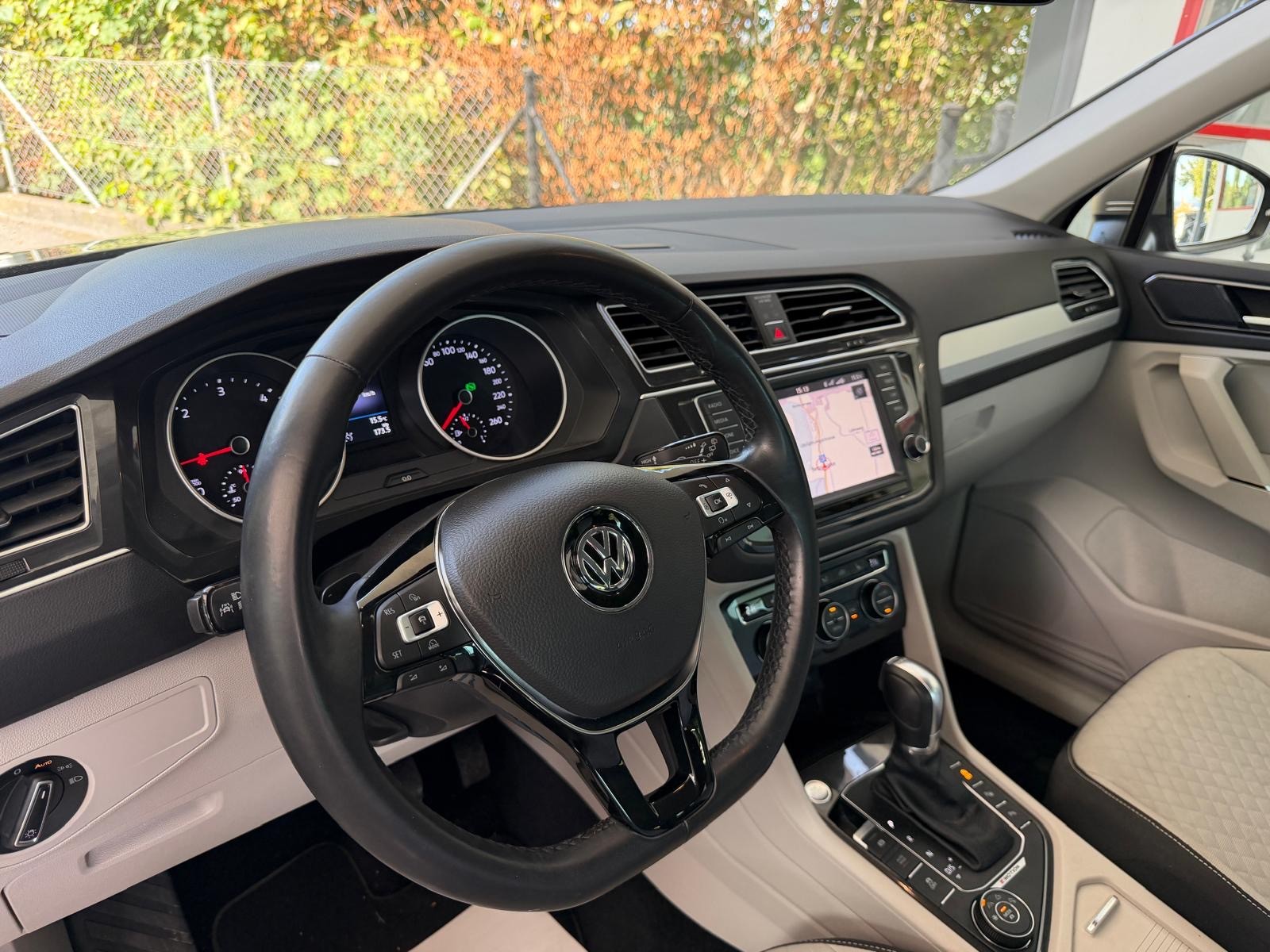 VW Tiguan 2.0 TDI SCR Trendline 4Motion DSG-image-6
