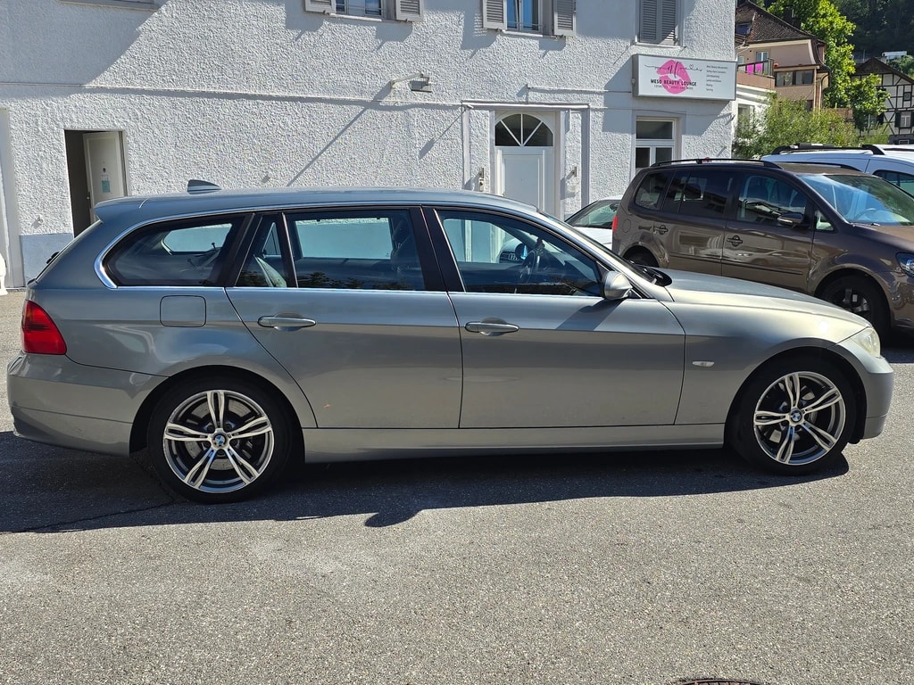 BMW 325xi Touring more4you-image-3