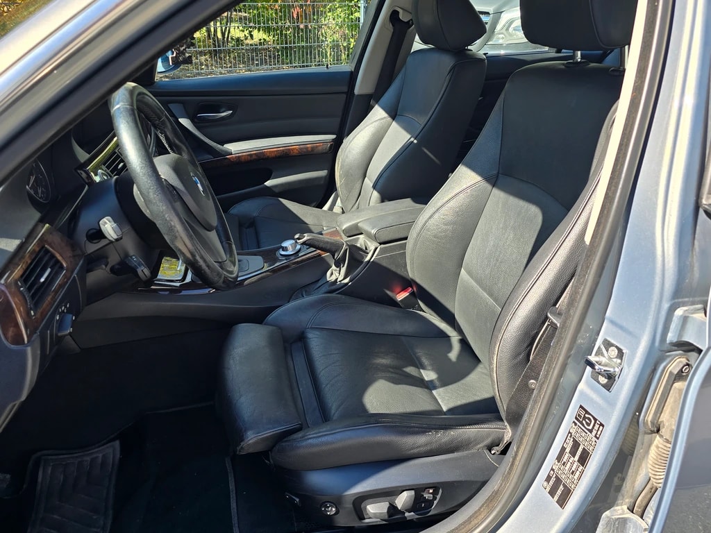BMW 325xi Touring more4you-image-9