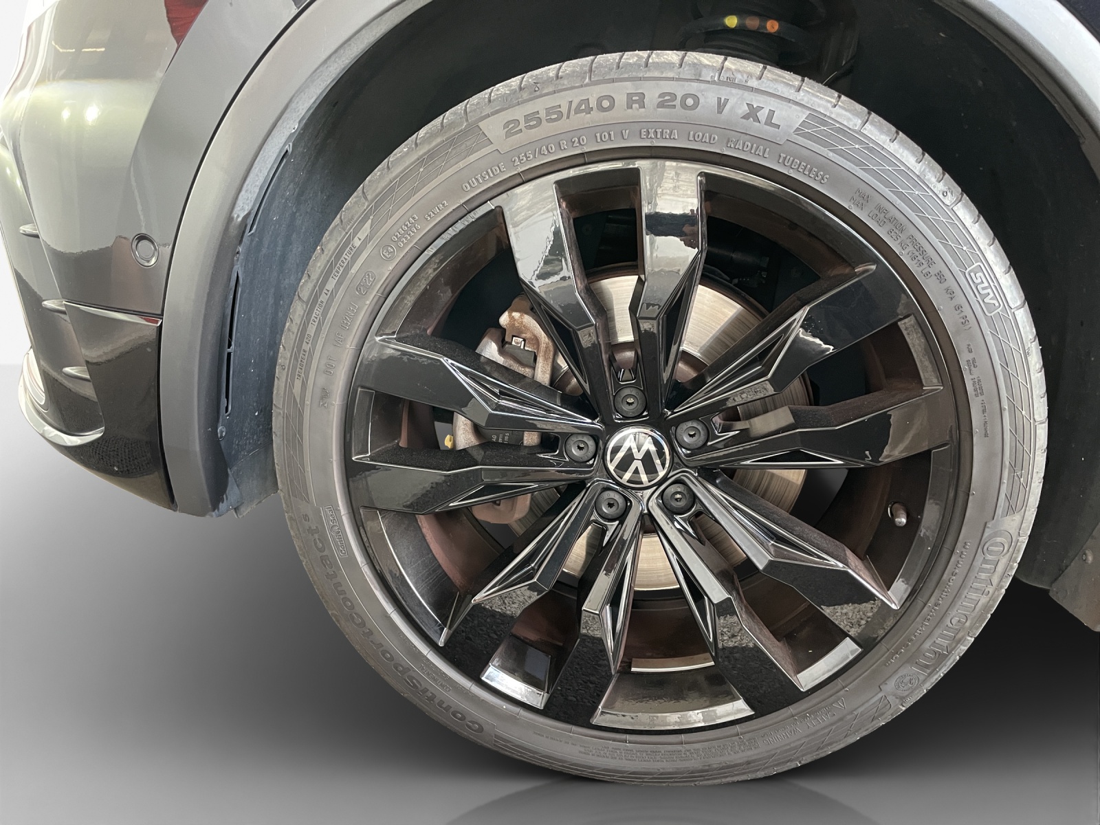 VW Tiguan 2.0 TDI SCR R-Line 4Motion DSG-image-14