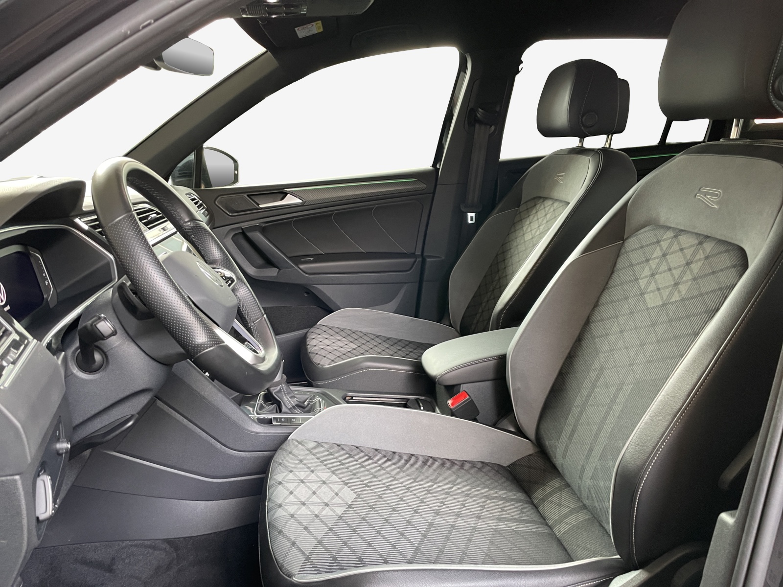 VW Tiguan 2.0 TDI SCR R-Line 4Motion DSG-image-7