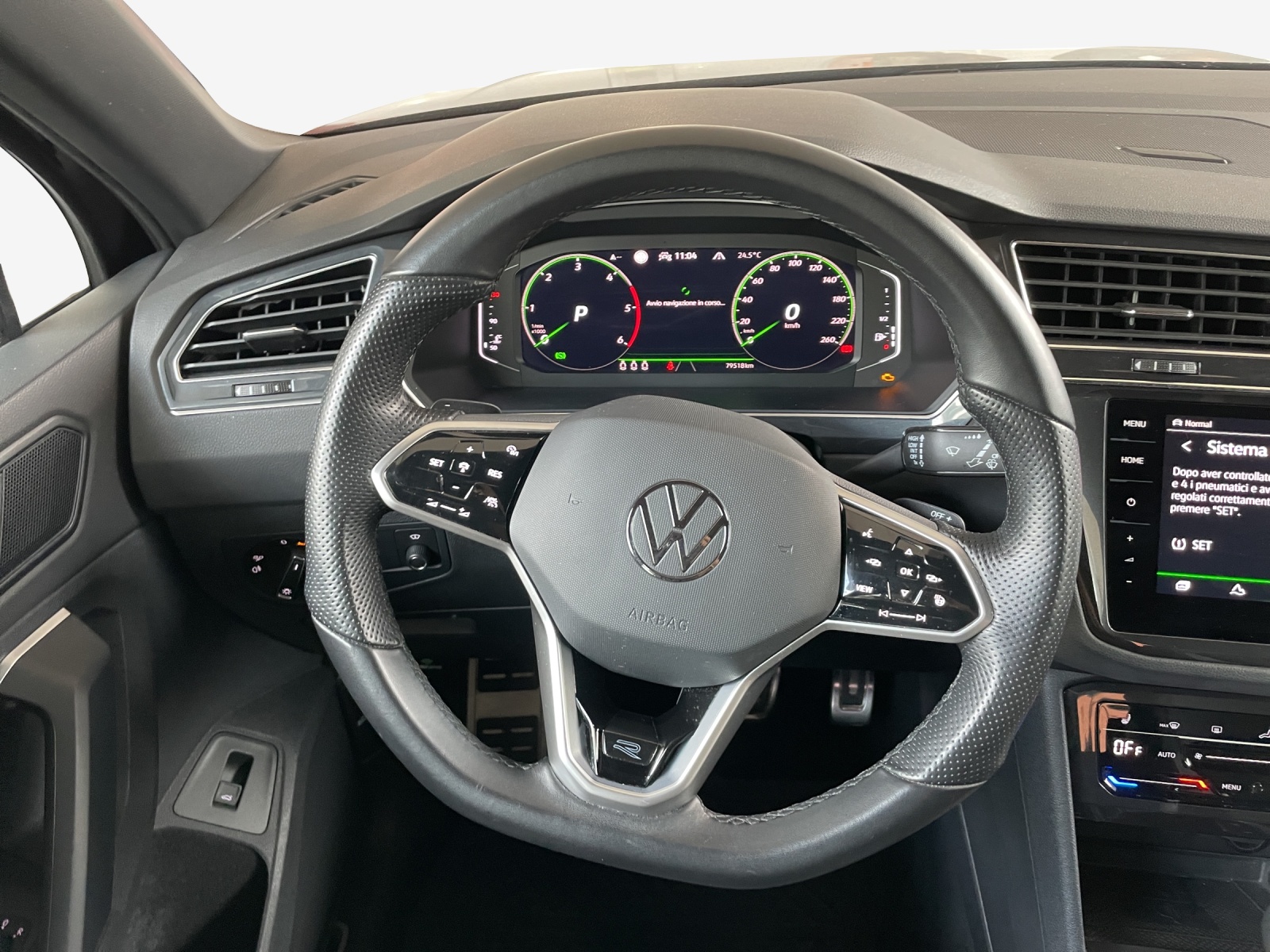 VW Tiguan 2.0 TDI SCR R-Line 4Motion DSG-image-9