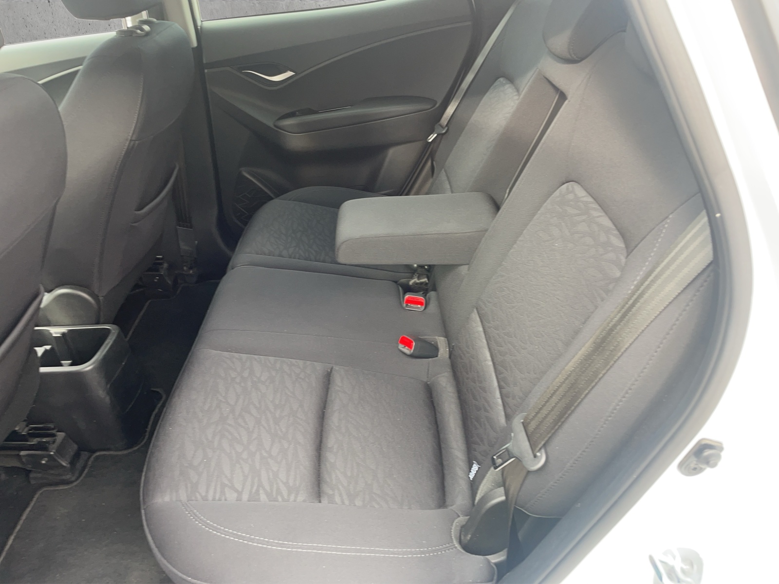 HYUNDAI ix20 1.6 Amplia-image-10