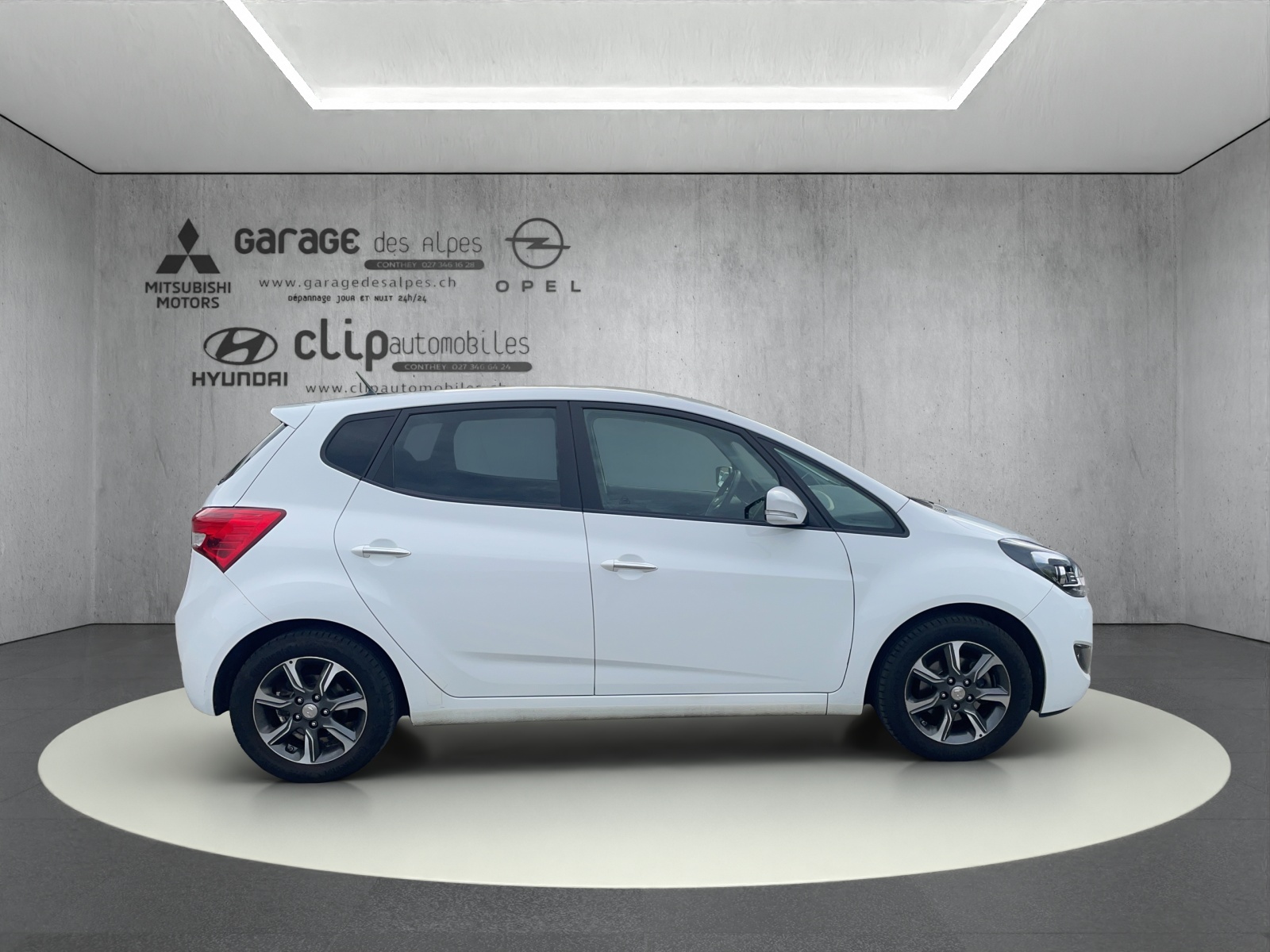 HYUNDAI ix20 1.6 Amplia-image-6