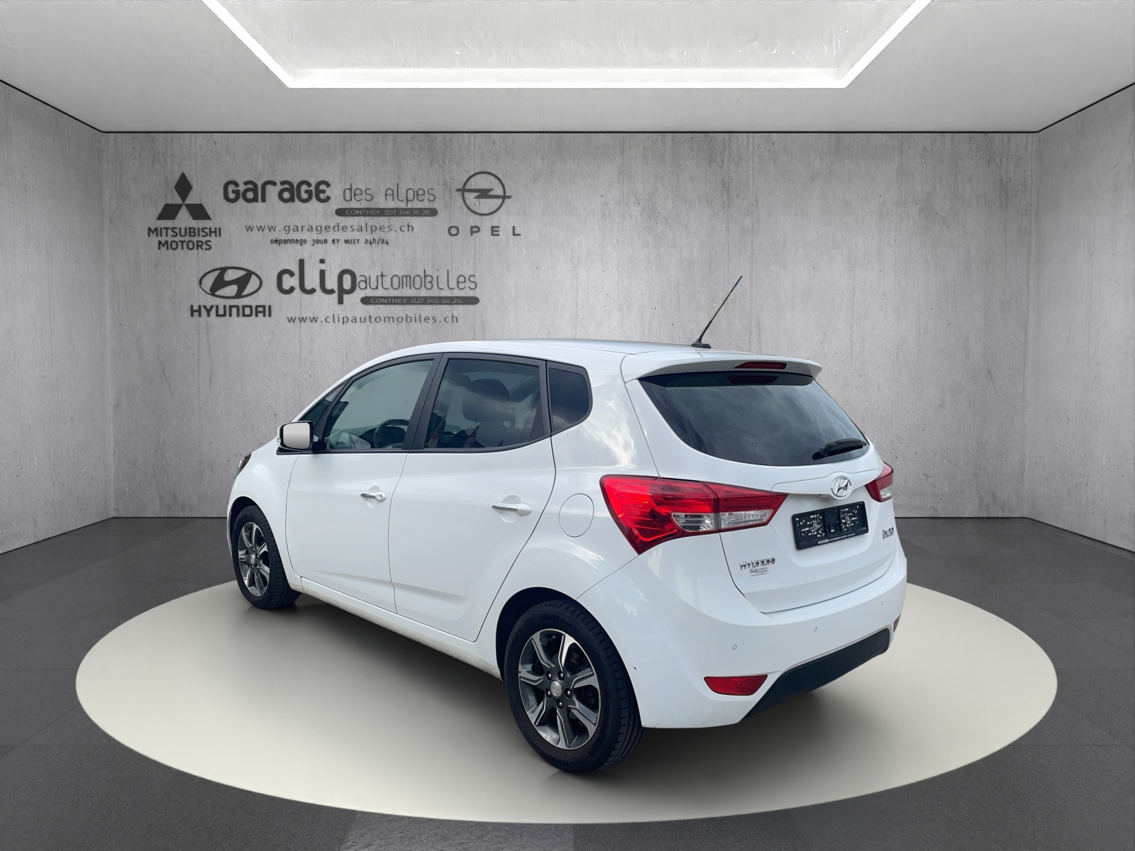 HYUNDAI ix20 1.6 Amplia-showroom-element-3