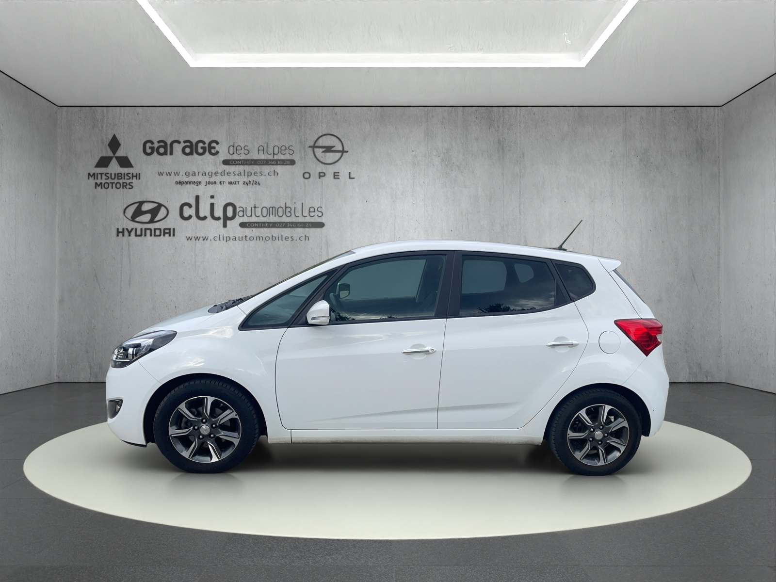 HYUNDAI ix20 1.6 Amplia-showroom-element-2
