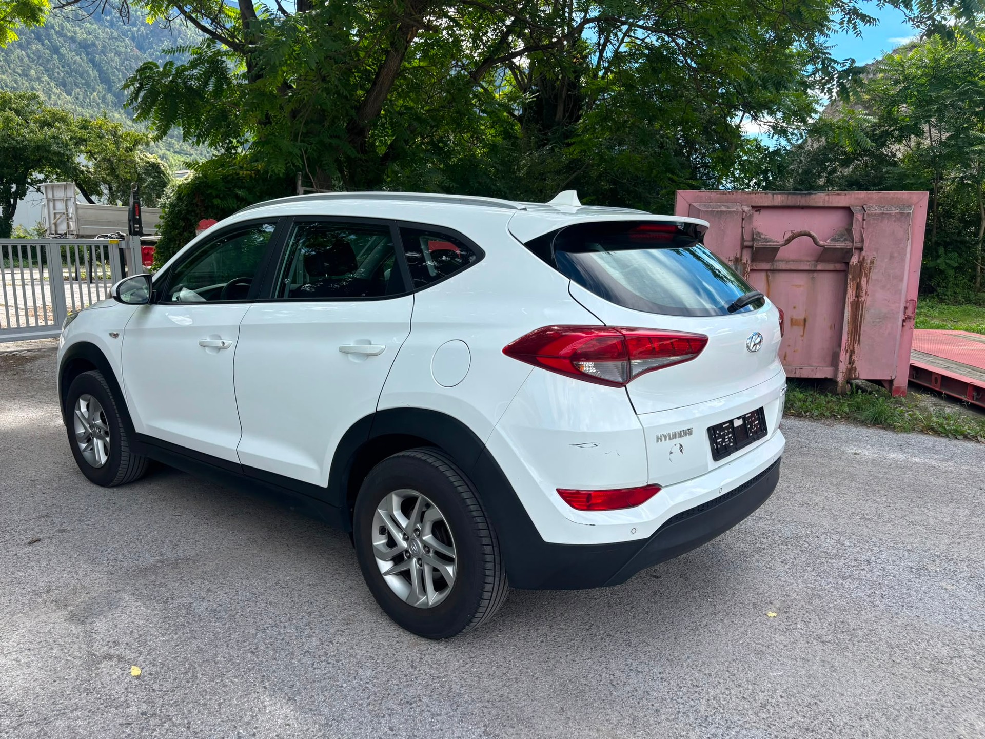 HYUNDAI TUCSON-image-2
