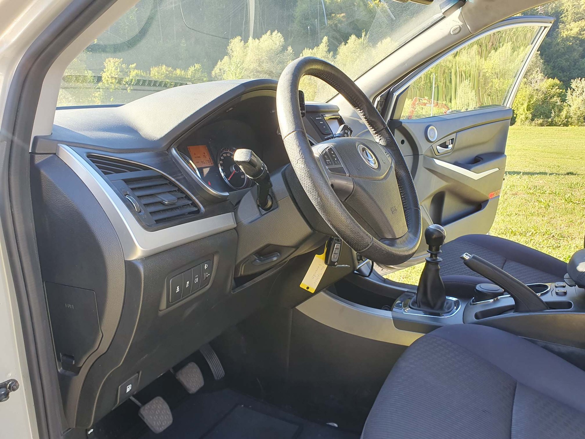 KGM-SsangYong Korando 2.0 e-XDi Quartz 4WD-image-8