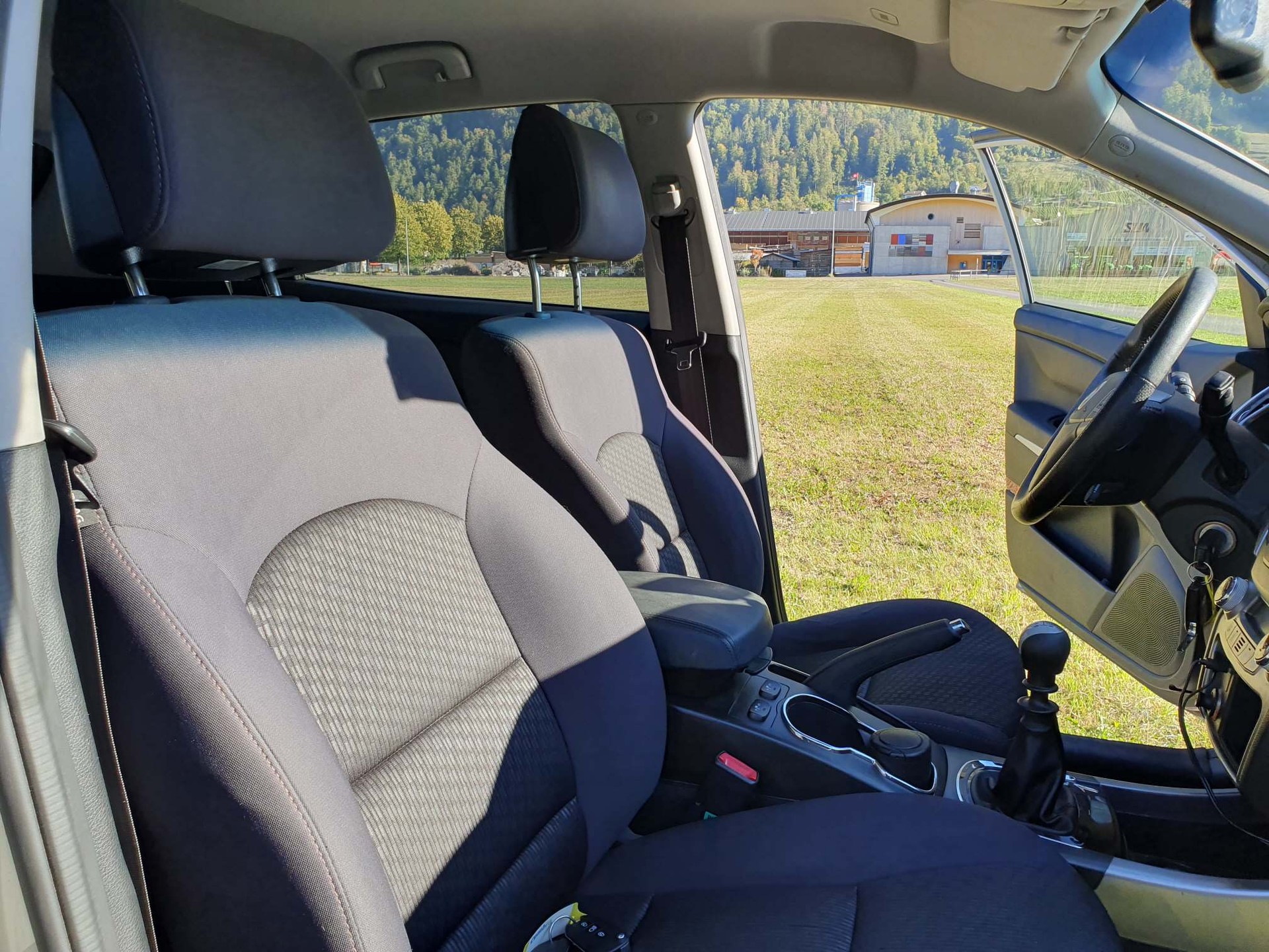 KGM-SsangYong Korando 2.0 e-XDi Quartz 4WD-image-11