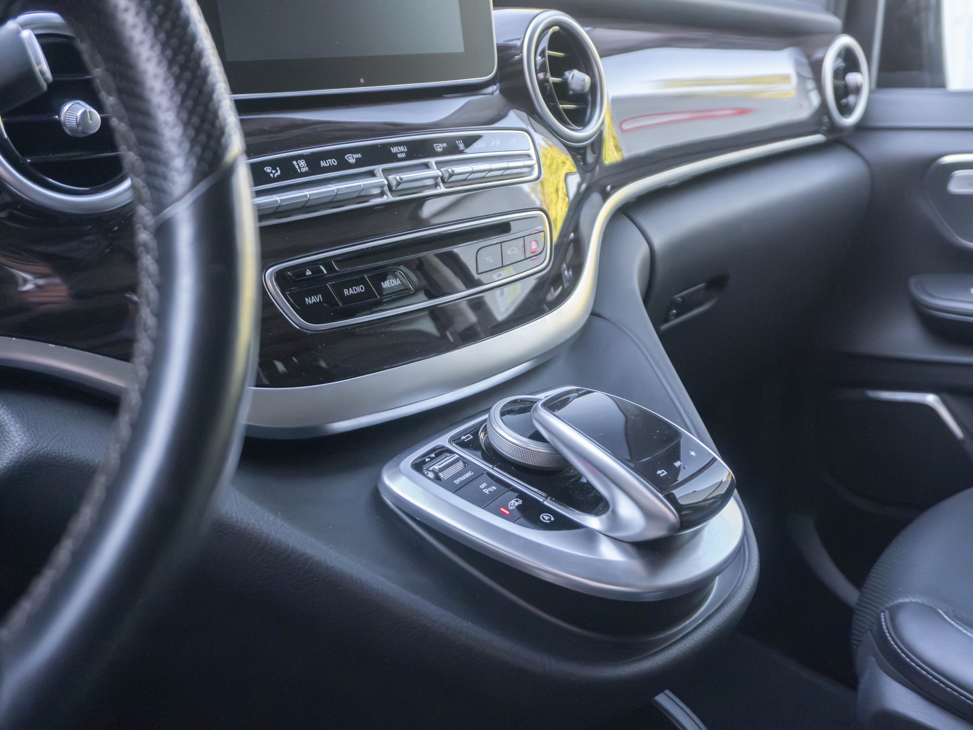 MERCEDES-BENZ V 250 d Avantgarde lang 4Matic 7G-Tronic-image-8