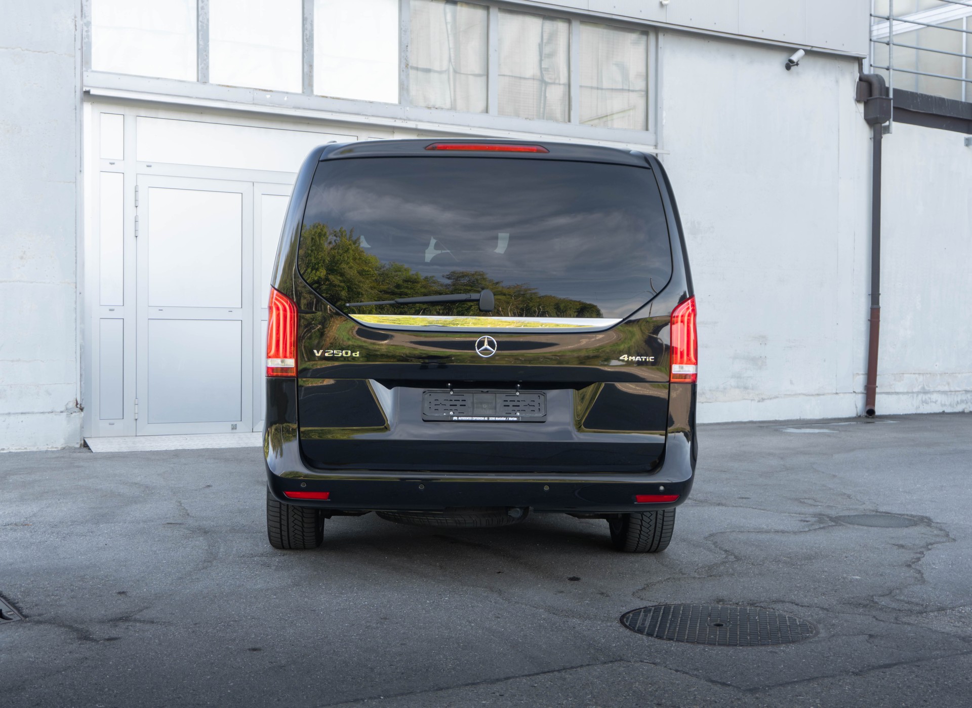 MERCEDES-BENZ V 250 d Avantgarde lang 4Matic 7G-Tronic-image-2