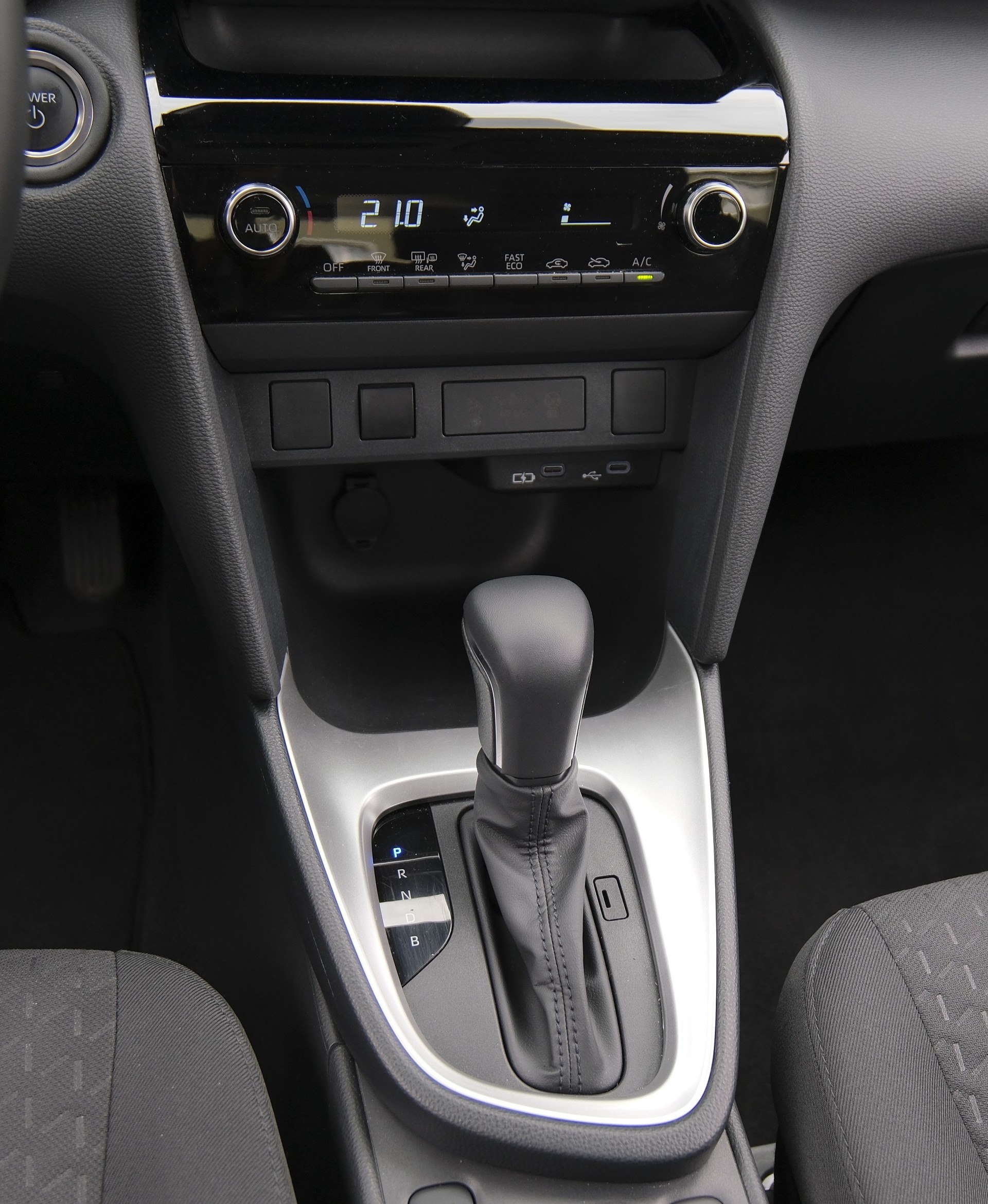 TOYOTA Yaris Cross 1.5 Trend e-CVT-image-16