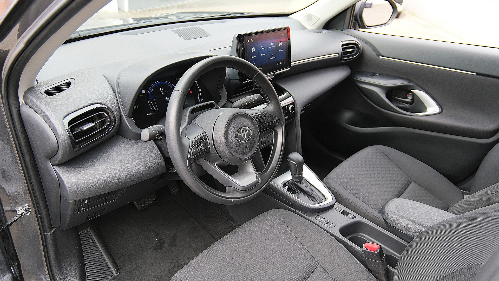 TOYOTA Yaris Cross 1.5 Trend e-CVT-image-2