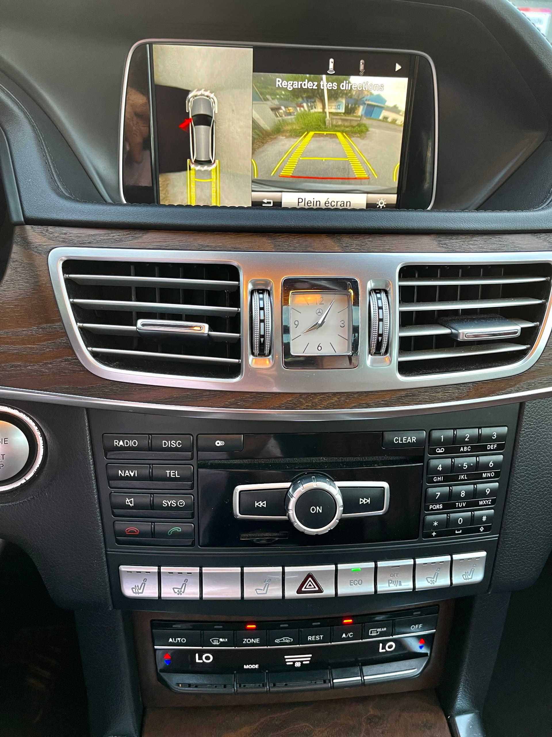MERCEDES-BENZ E 350 BlueTEC Elégance 4Matic 7G-Tronic-image-28