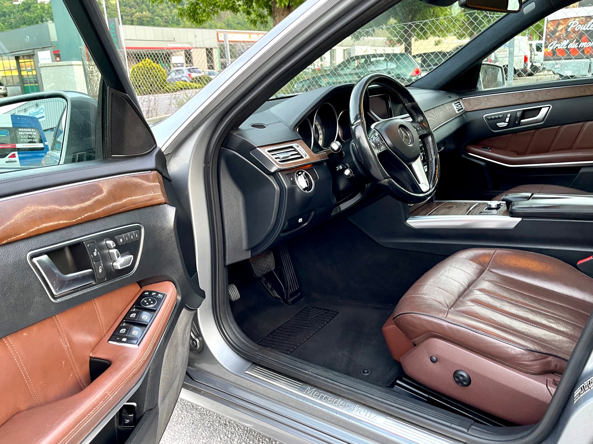 MERCEDES-BENZ E 350 BlueTEC Elégance 4Matic 7G-Tronic-image-26