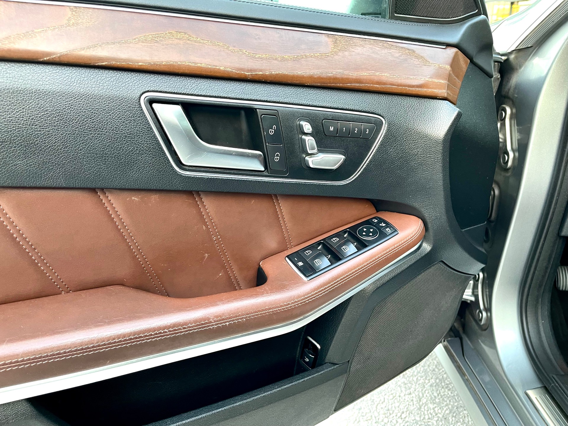 MERCEDES-BENZ E 350 BlueTEC Elégance 4Matic 7G-Tronic-image-24