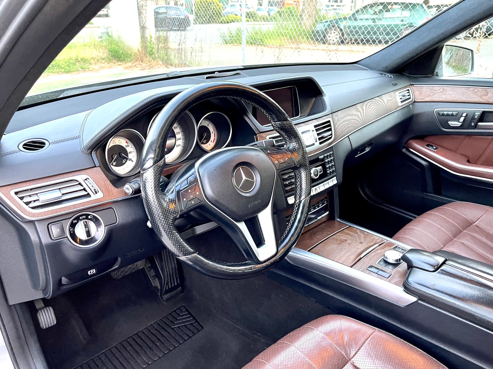 MERCEDES-BENZ E 350 BlueTEC Elégance 4Matic 7G-Tronic-image-31
