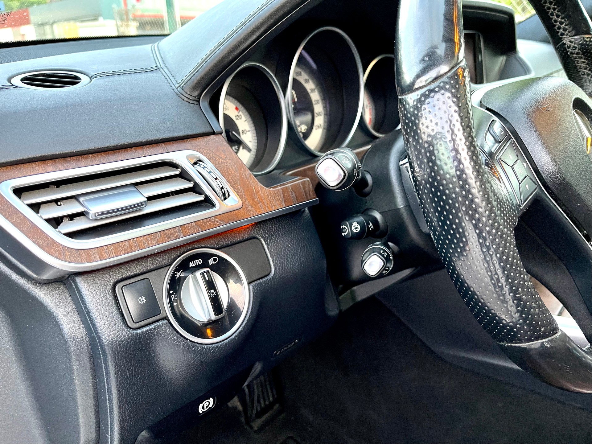 MERCEDES-BENZ E 350 BlueTEC Elégance 4Matic 7G-Tronic-image-27