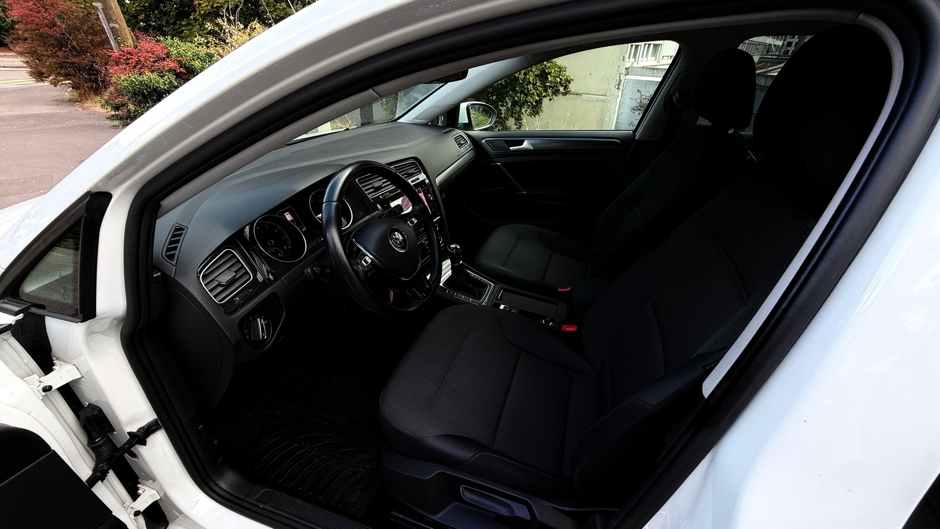 VW Golf 1.4 TSI Comfortline Swiss Line Limited-image-9