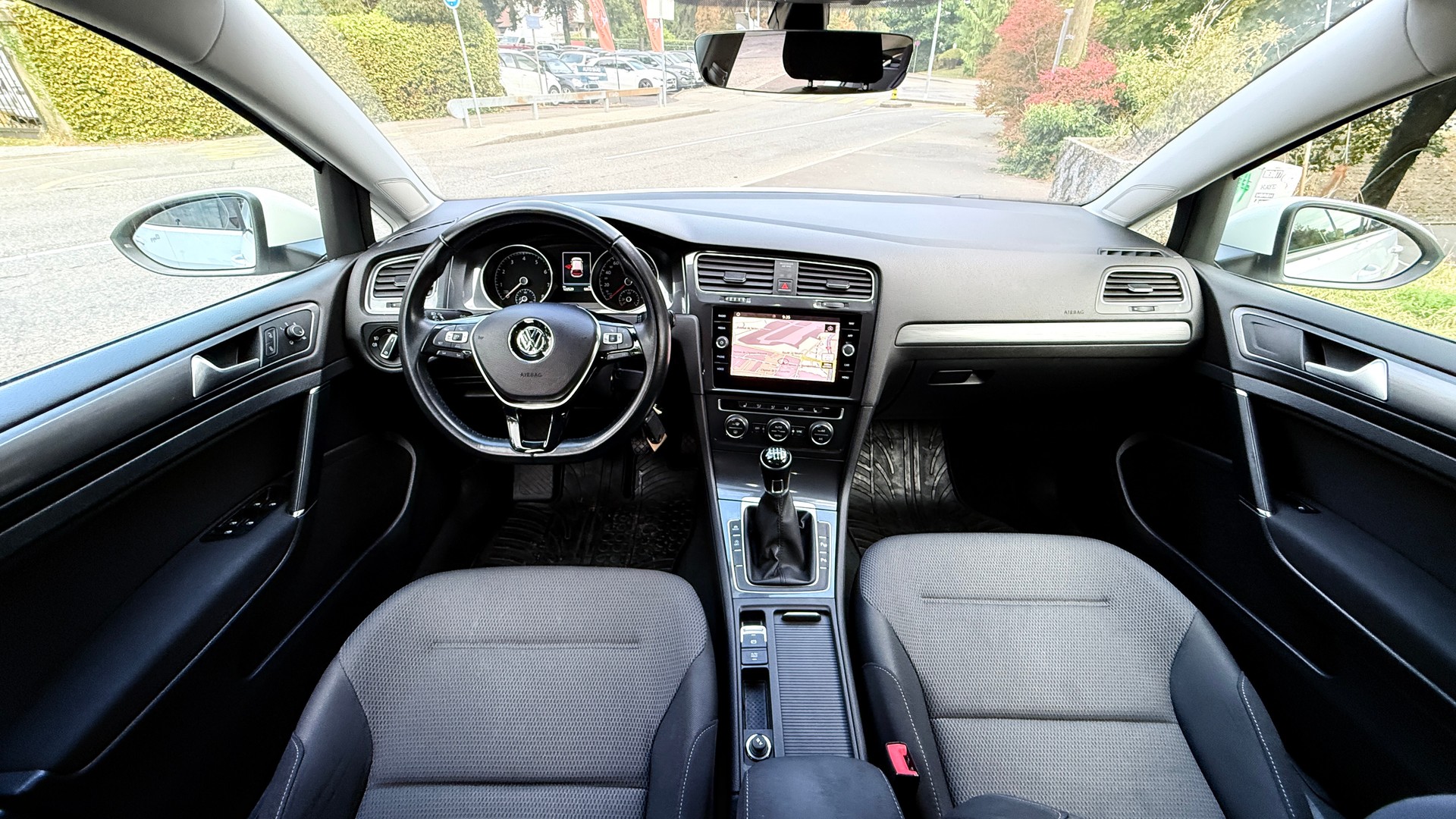 VW Golf 1.4 TSI Comfortline Swiss Line Limited-image-8