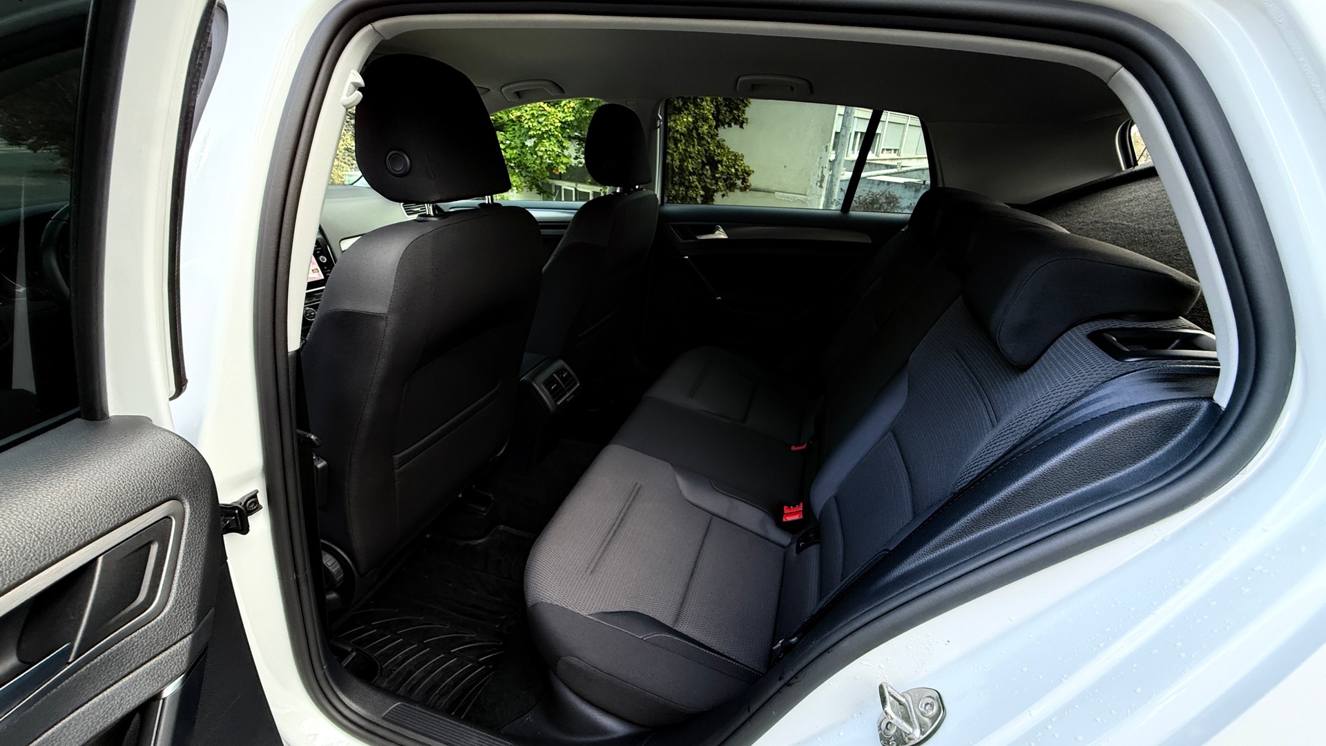VW Golf 1.4 TSI Comfortline Swiss Line Limited-image-11