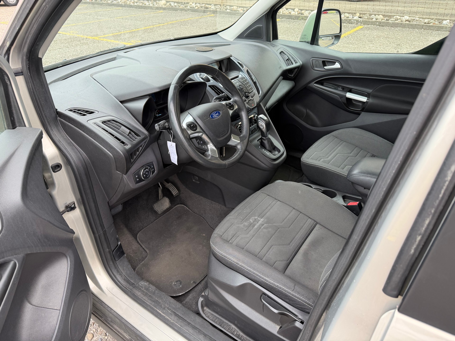 FORD Grand Tourneo Connect 1.6 SCTi Titanium Automatic-image-11