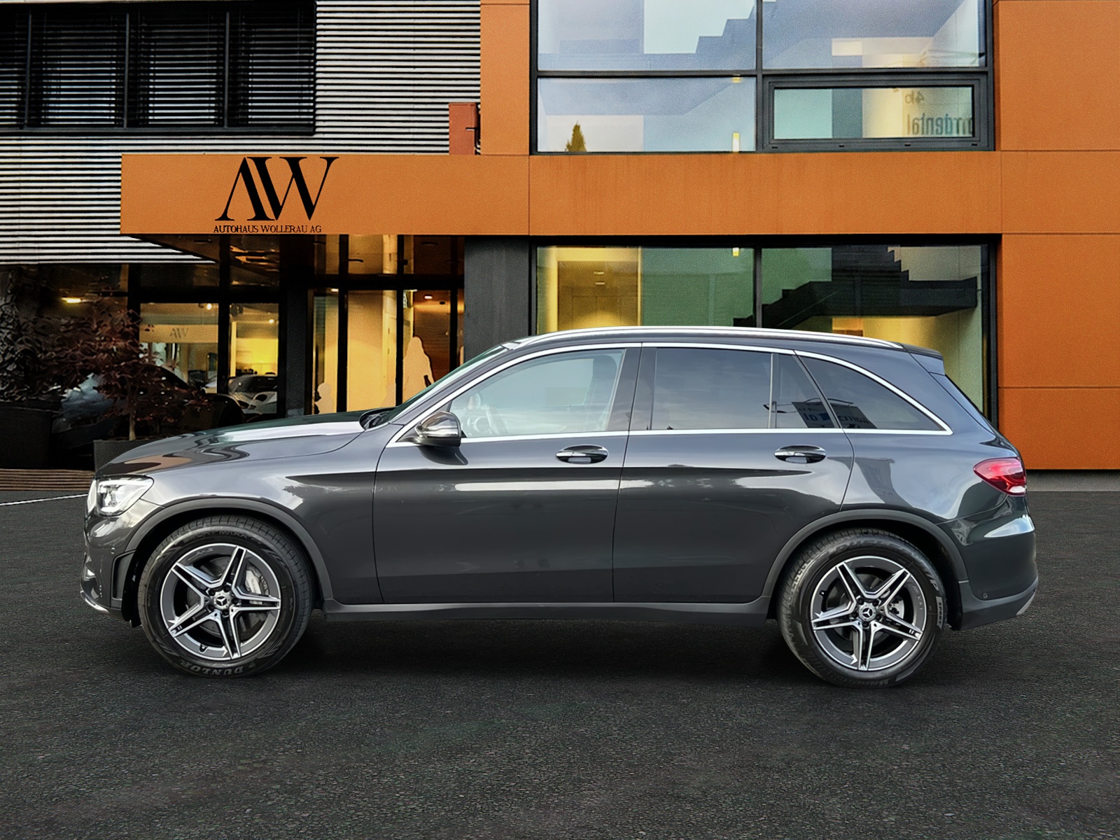 MERCEDES-BENZ GLC 220 d AMG Line 4 Matic / Top Zustand-image-2