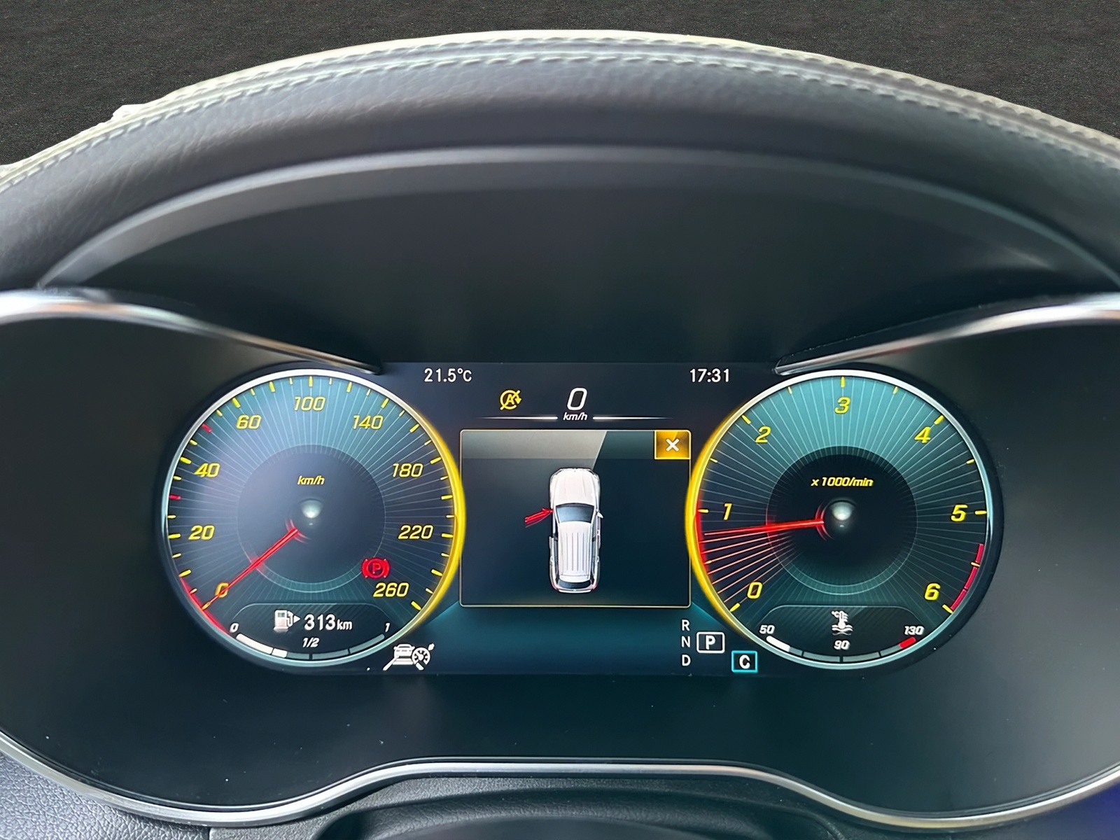 MERCEDES-BENZ GLC 220 d AMG Line 4 Matic / Top Zustand-image-11