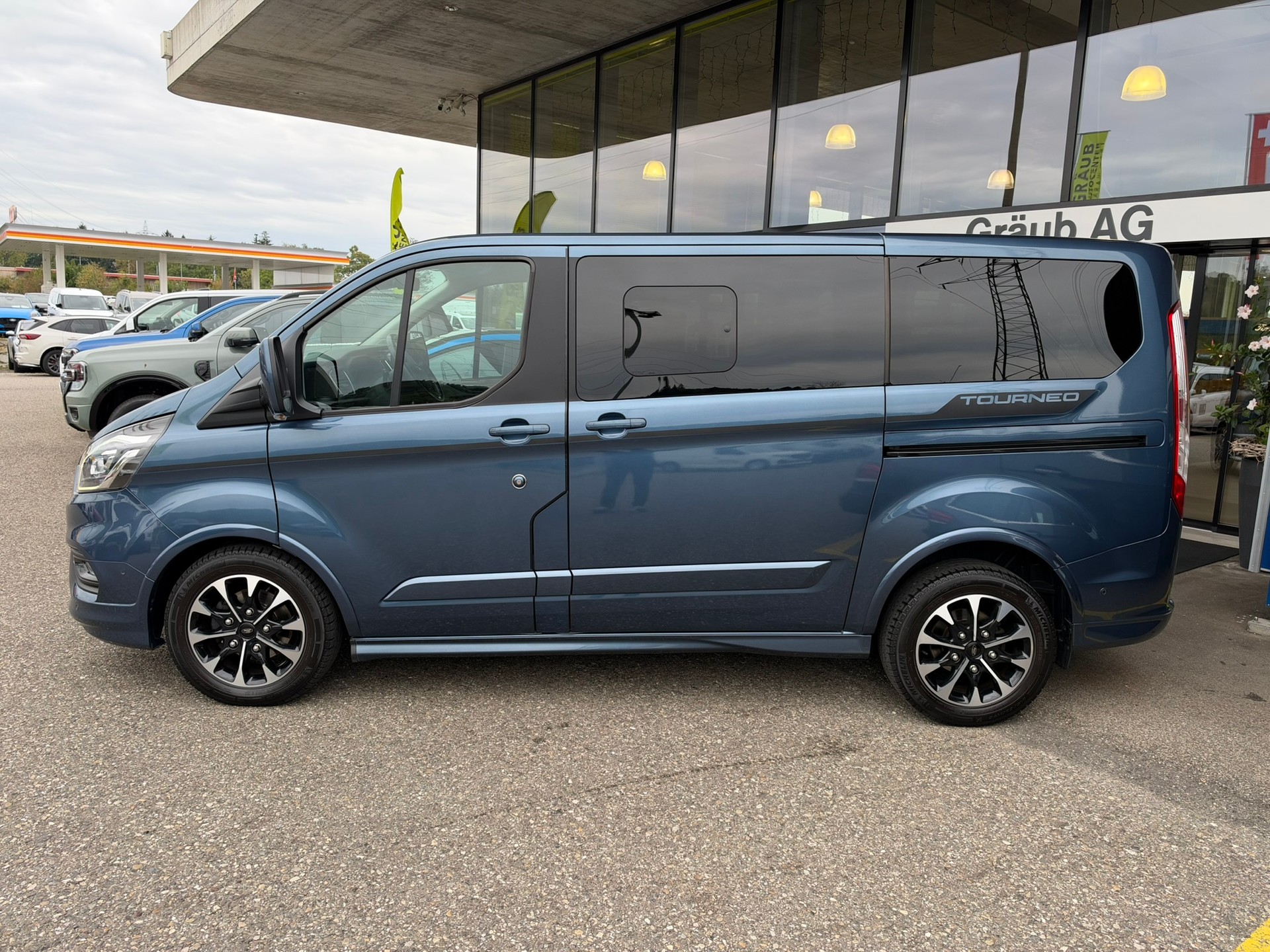 FORD Tourneo Custom 320 L1H1 Sport A-image-3
