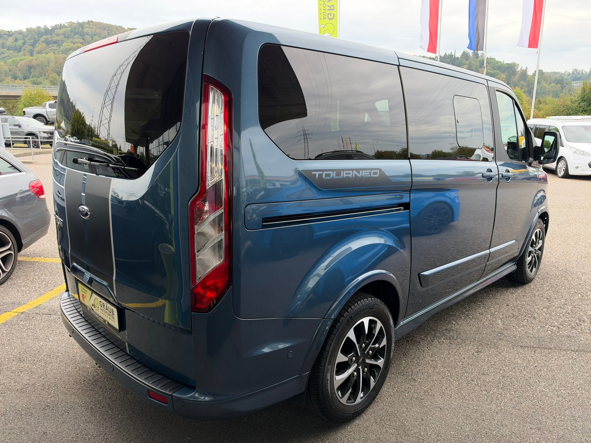 FORD Tourneo Custom 320 L1H1 Sport A-image-5