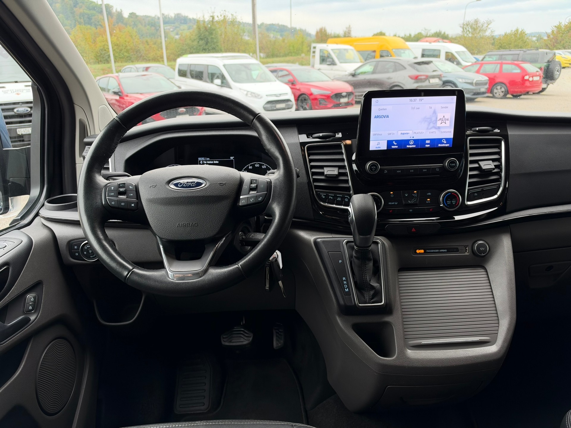 FORD Tourneo Custom 320 L1H1 Sport A-image-9
