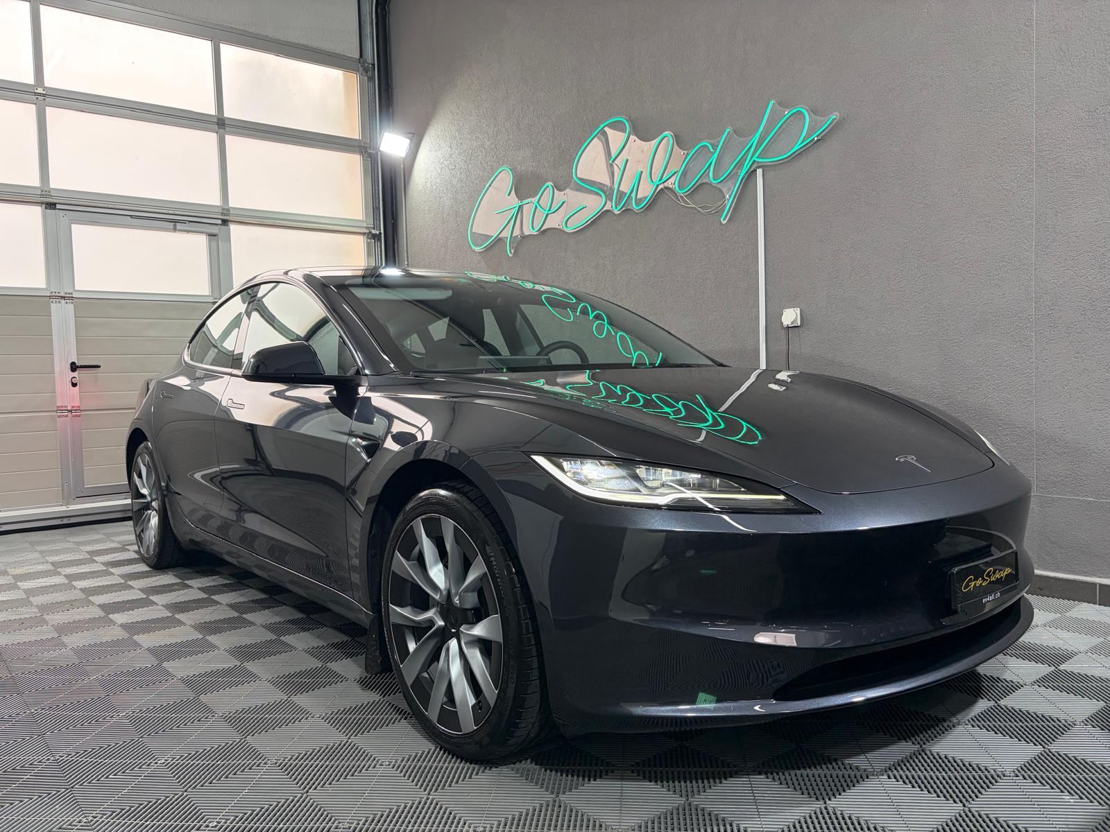 TESLA Model 3 Highland RWD-image-4