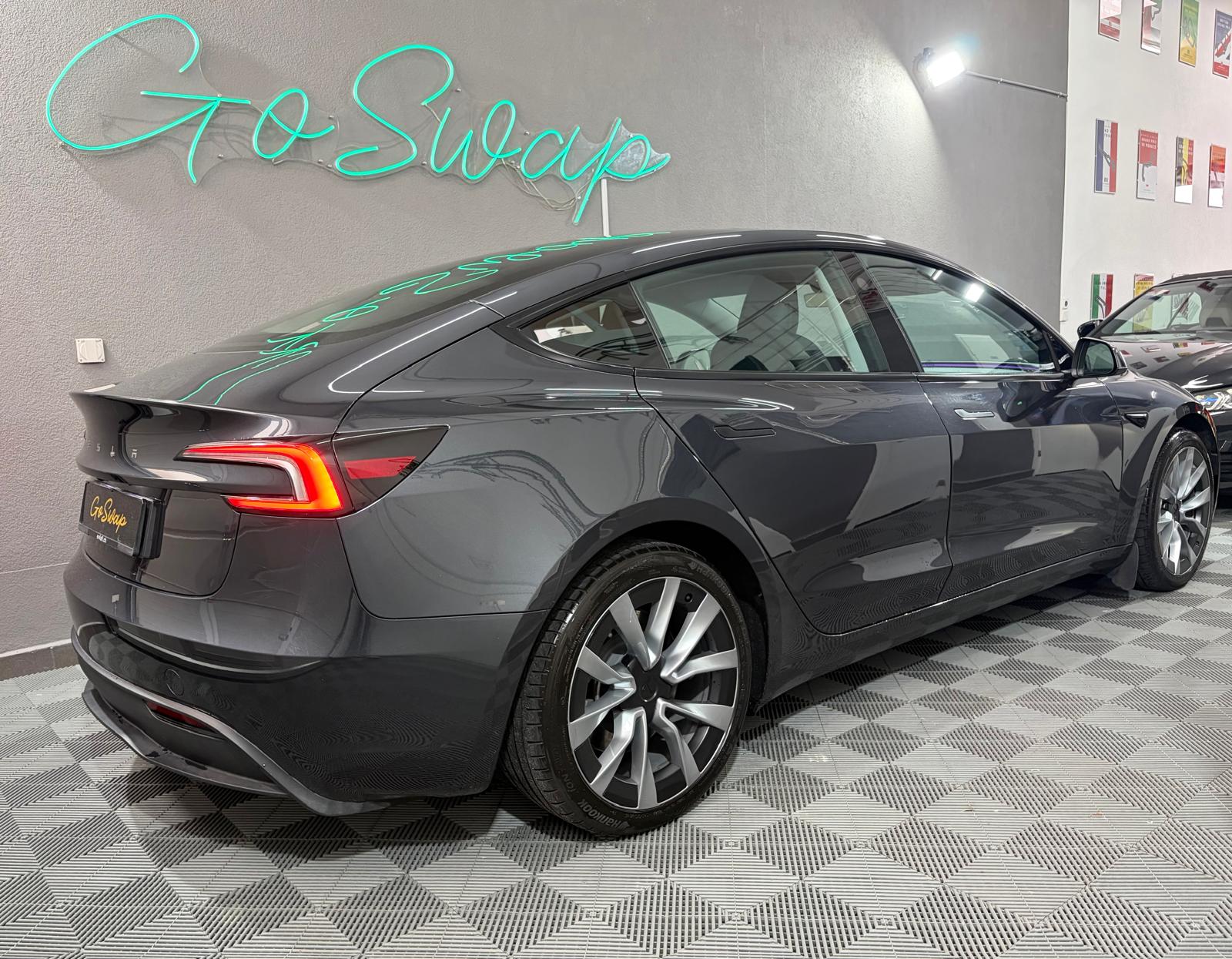 TESLA Model 3 Highland RWD-image-2