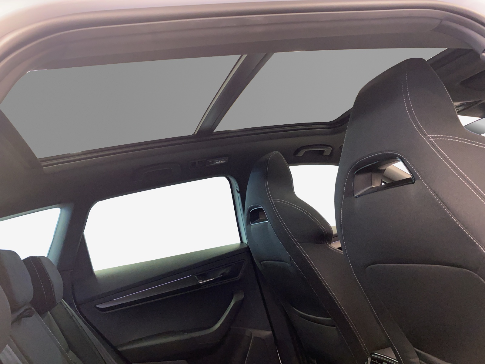 SKODA Karoq 2.0 TSI SportLine 4x4 DSG-image-13