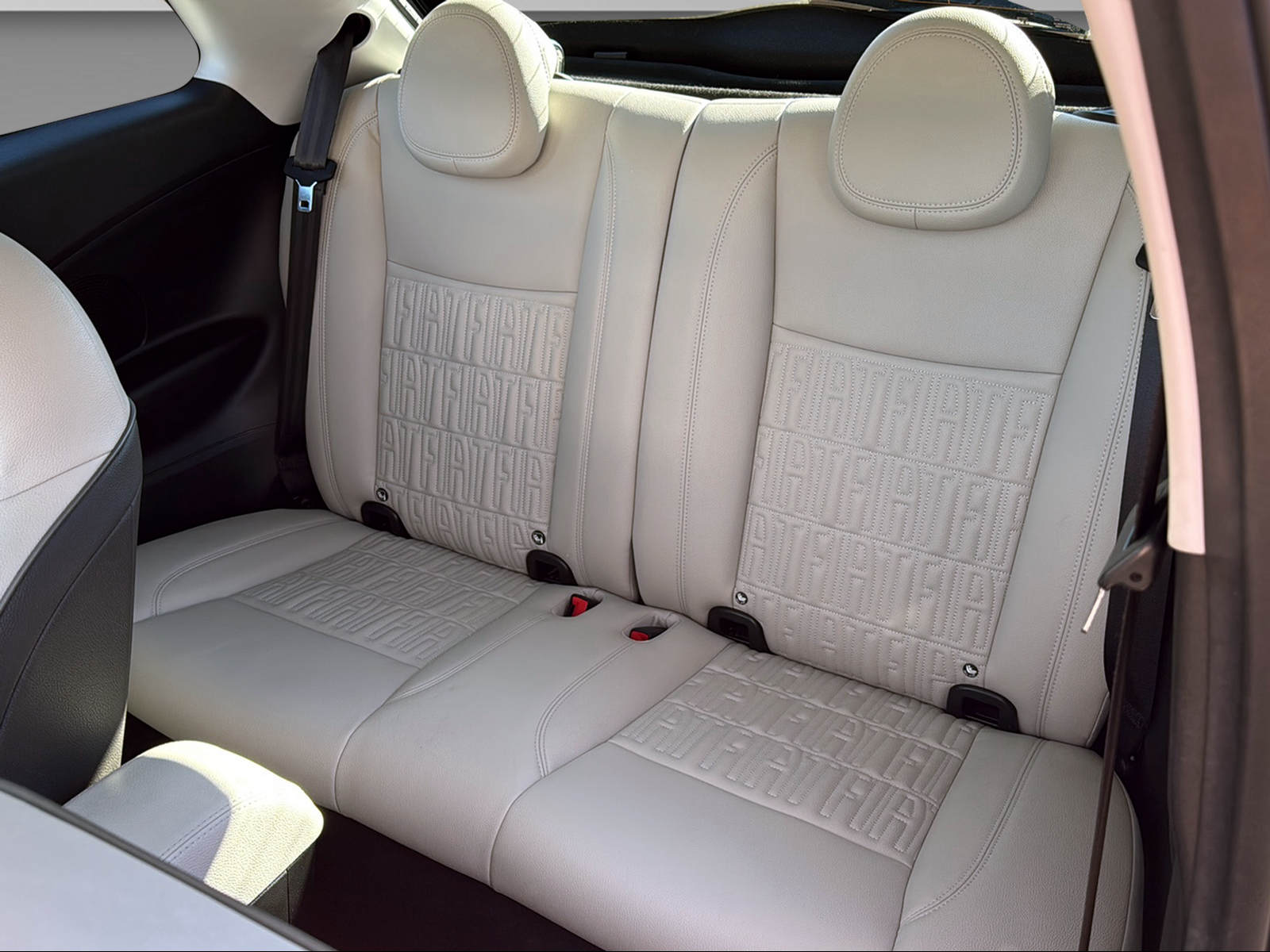 FIAT 500 La Prima-image-22