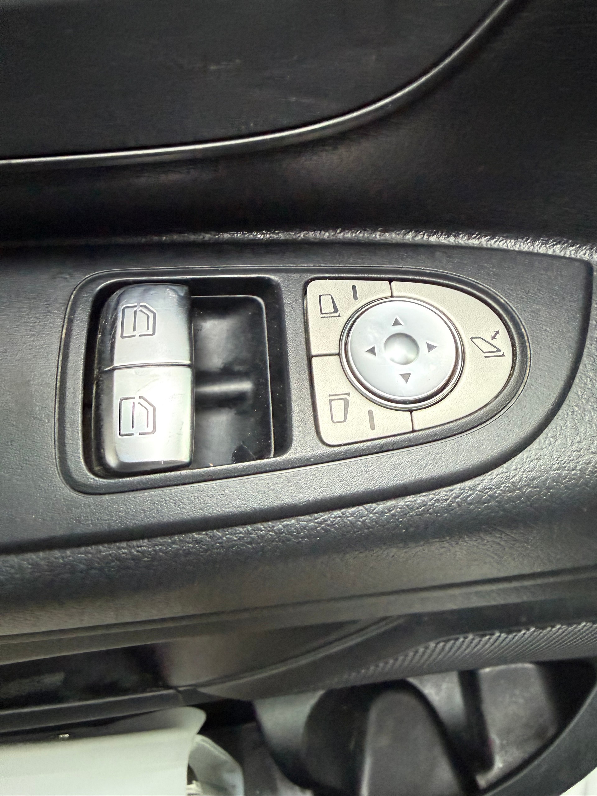 MERCEDES-BENZ Vito 114 CDI Extralang 9G-Tronic 4M 4X4 Base Fahrzeugeinrichtung-image-7