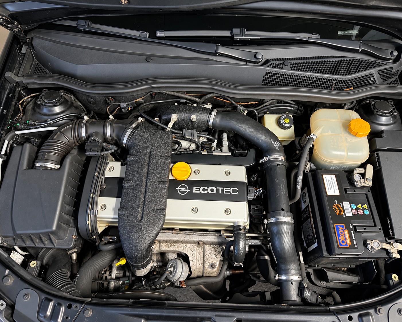 OPEL Astra GTC 2.0 Turbo Sport | frisch ab MFK & Service | Bremsen neu | 8-fach-image-9