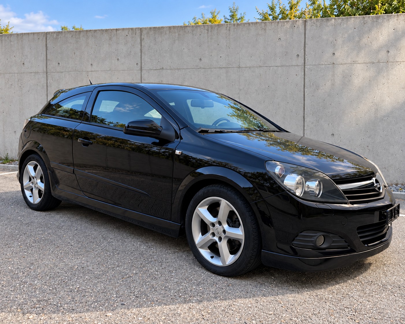 OPEL Astra GTC 2.0 Turbo Sport | frisch ab MFK & Service | Bremsen neu | 8-fach-image-0